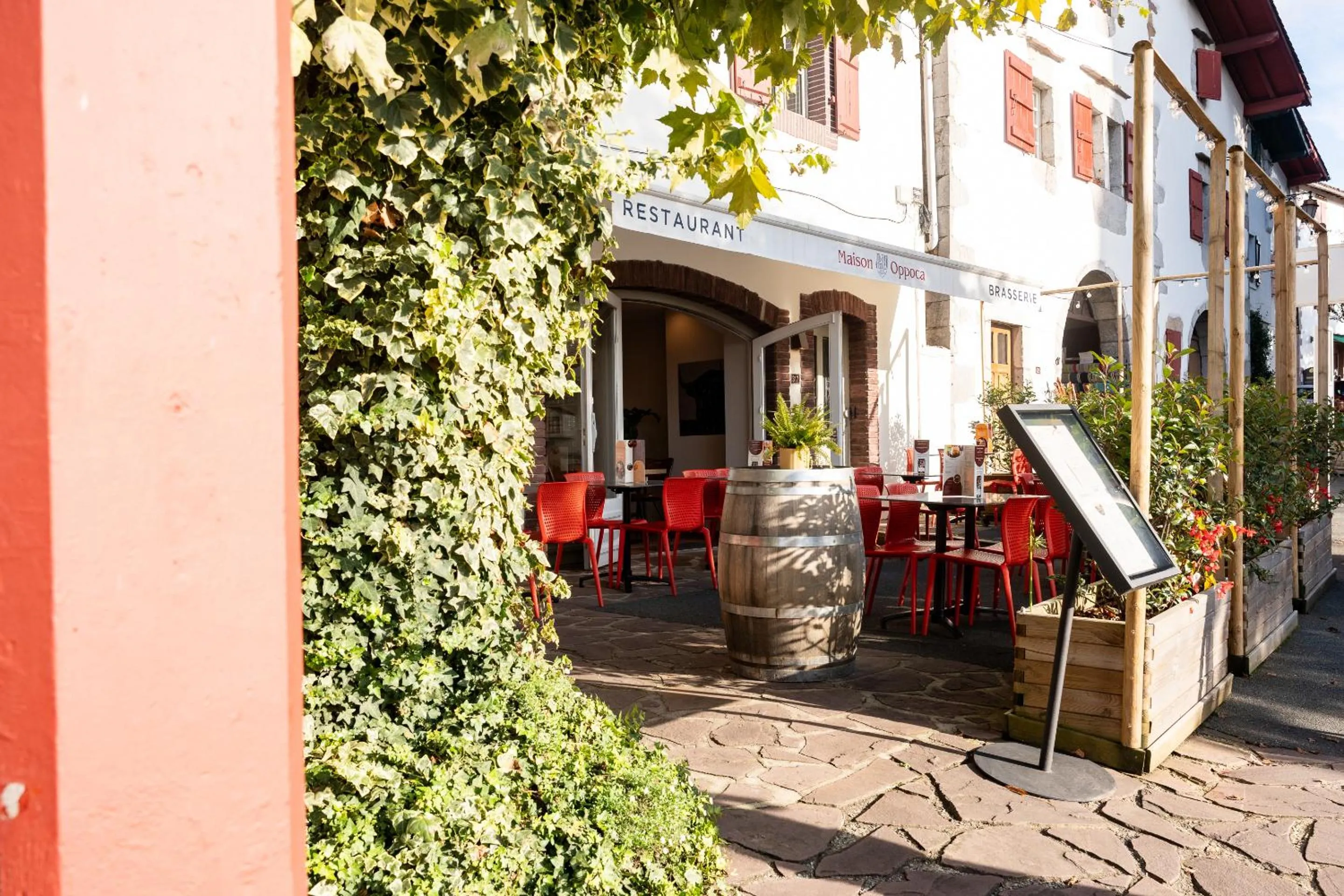 Lounge or bar in Hôtel Restaurant & Spa La Maison Oppoca