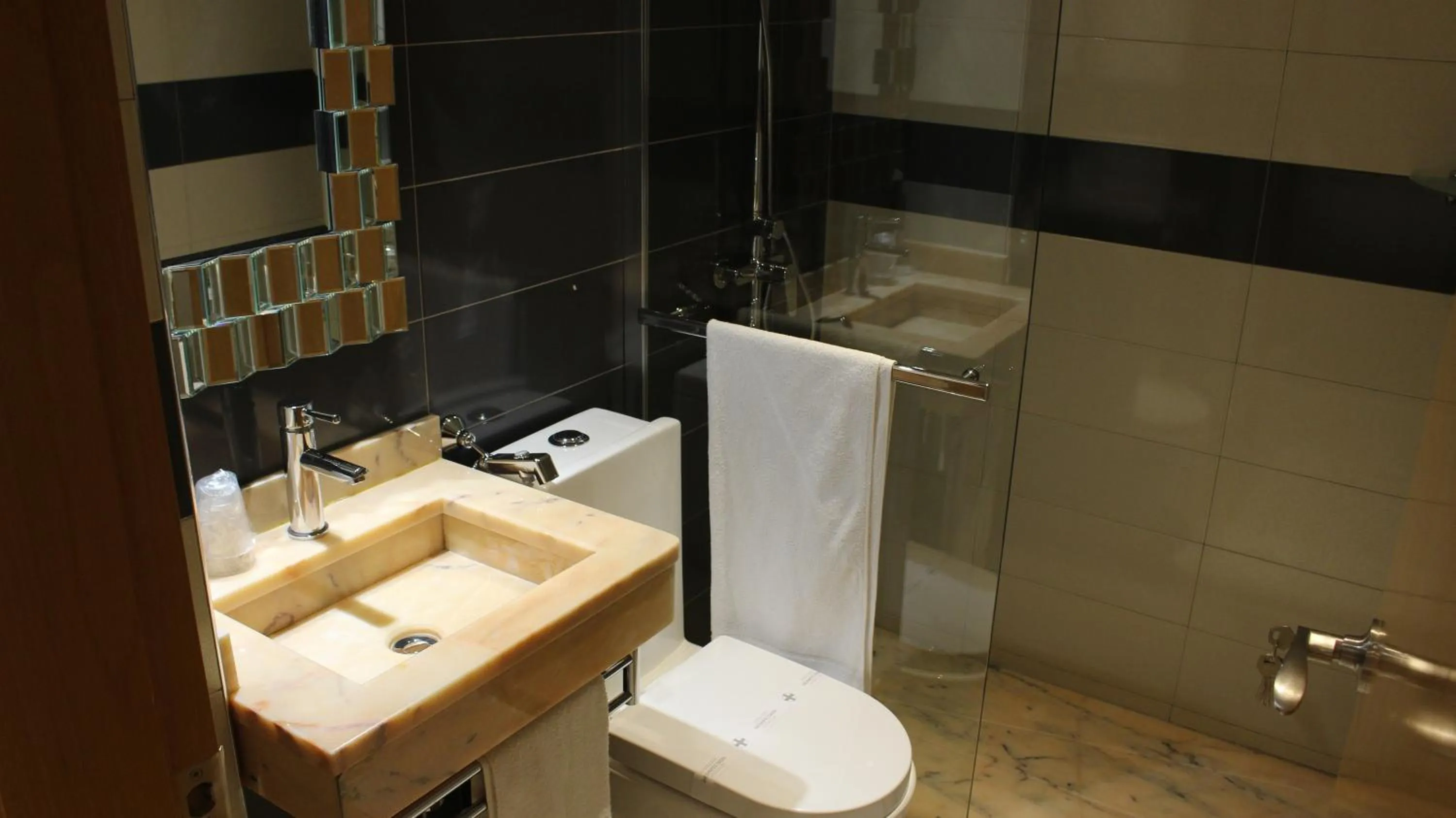 Shower in Morenos Boutique Hotel