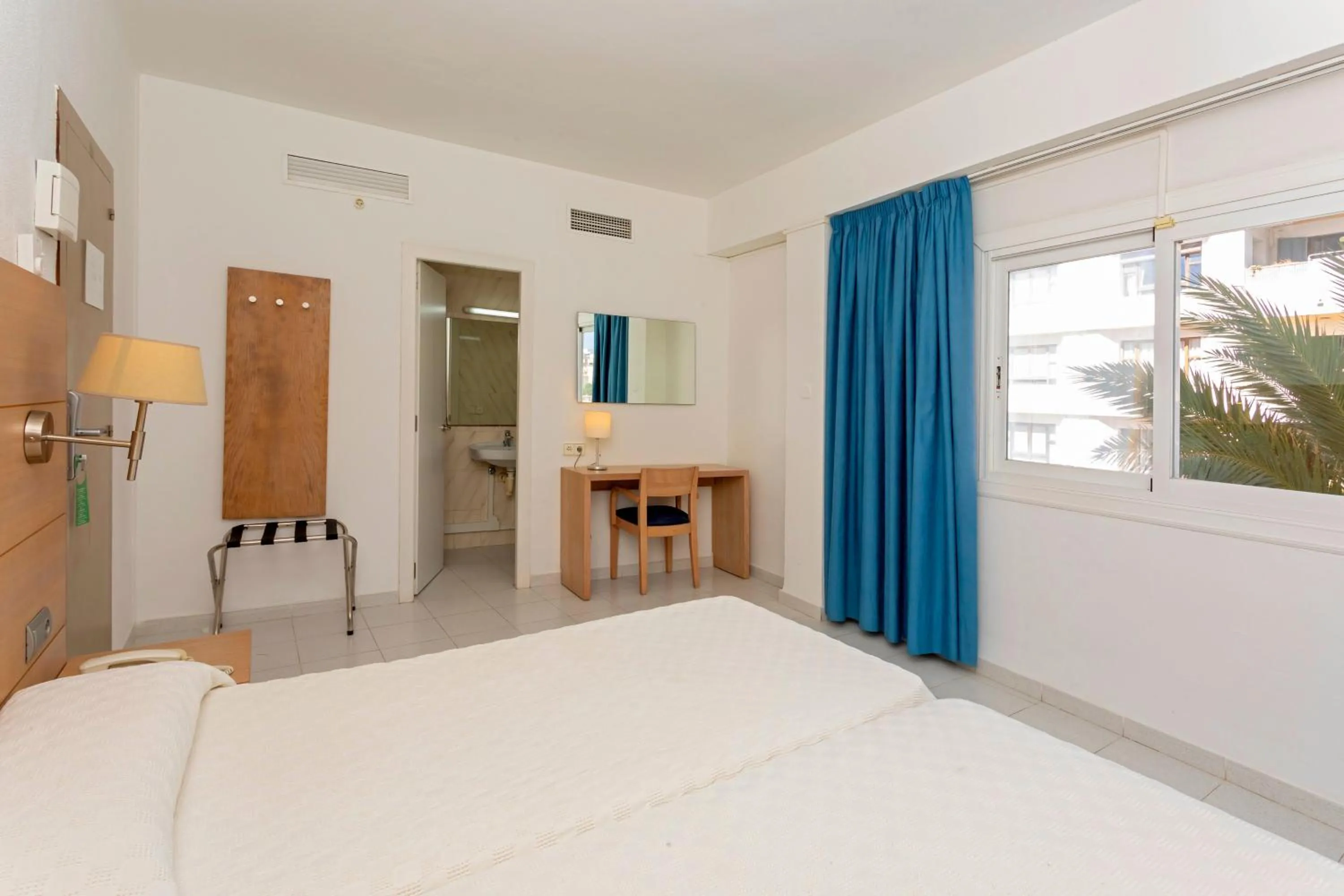 Photo of the whole room, Bed in Hotel Ibiza Playa