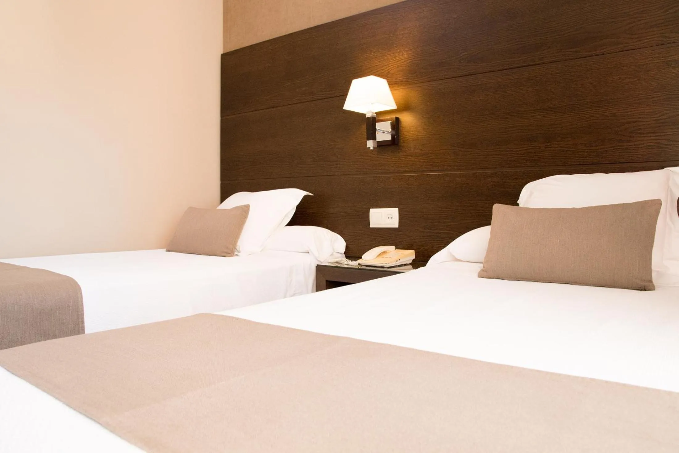 Photo of the whole room, Bed in Hotel A Queimada