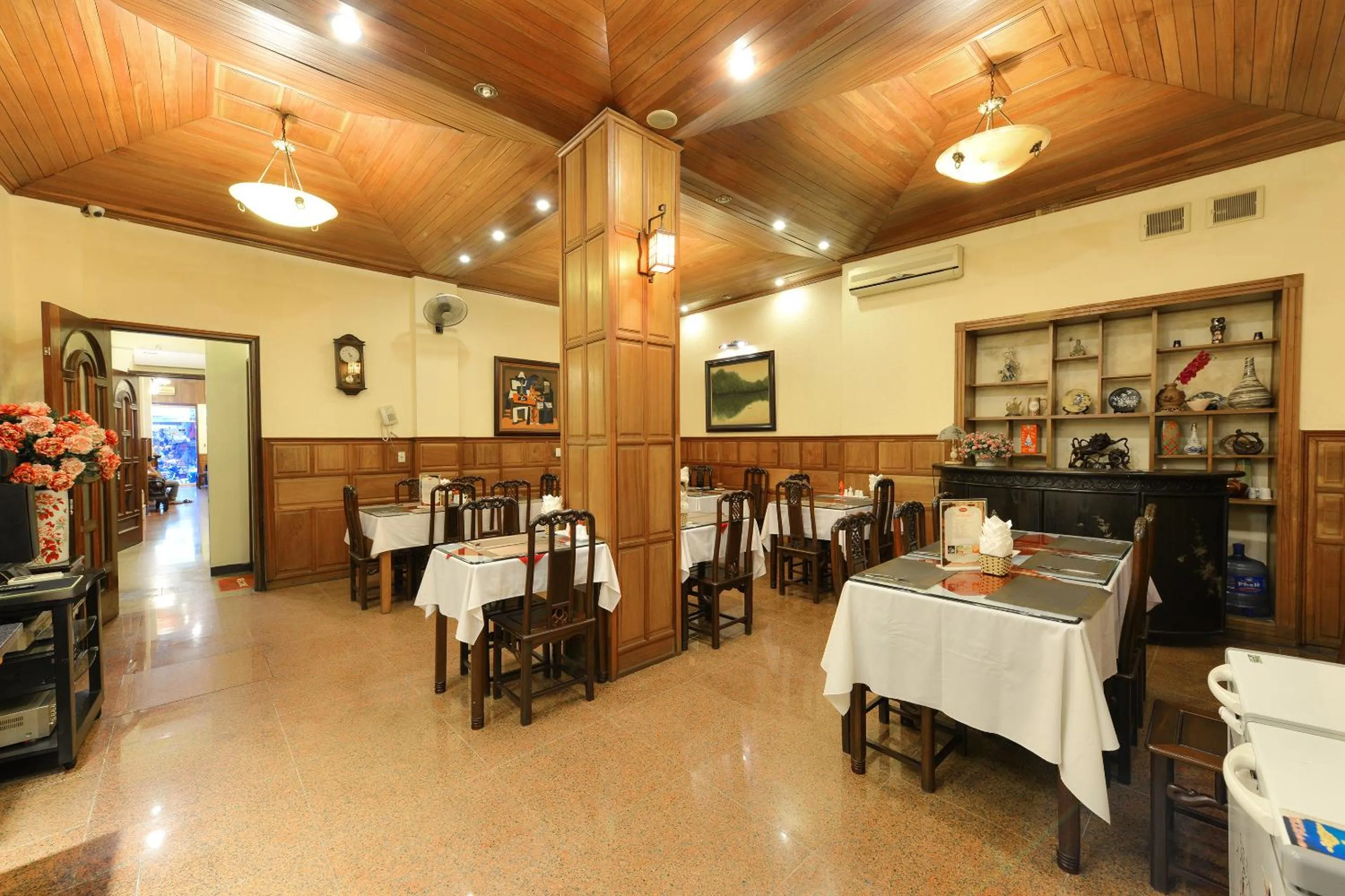 Buffet breakfast in Lucky 2 Hotel & Travel