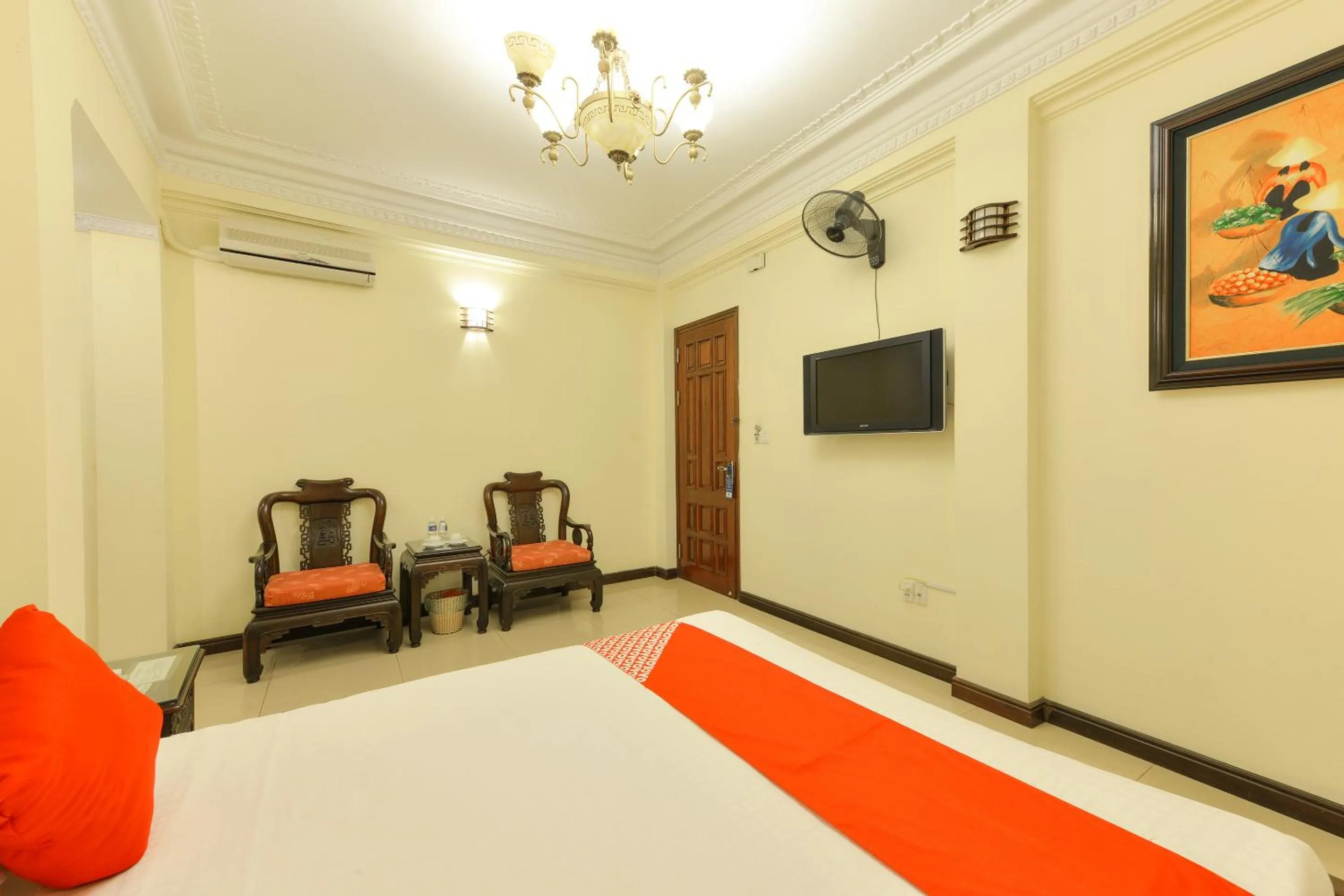 Bedroom, Bed in Lucky 2 Hotel & Travel