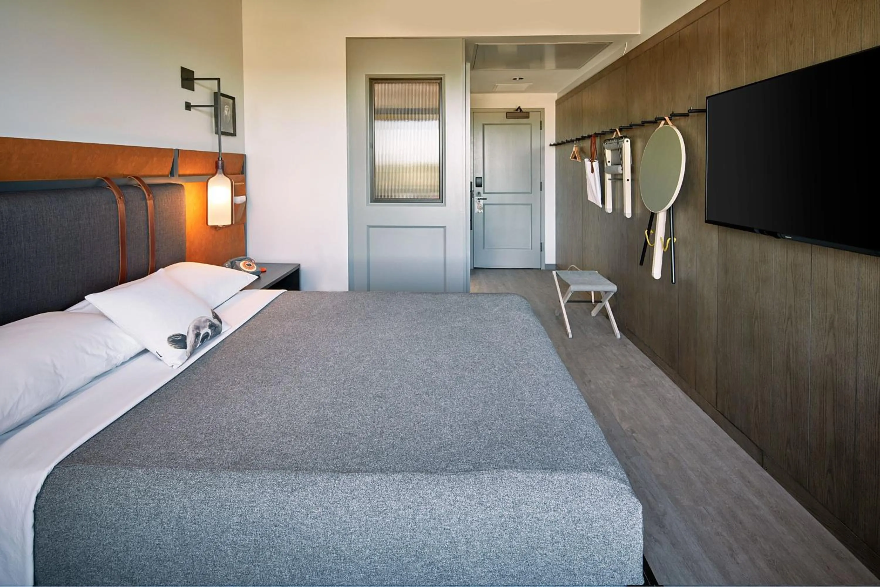 Photo of the whole room, Bed in MOXY Denver Cherry Creek