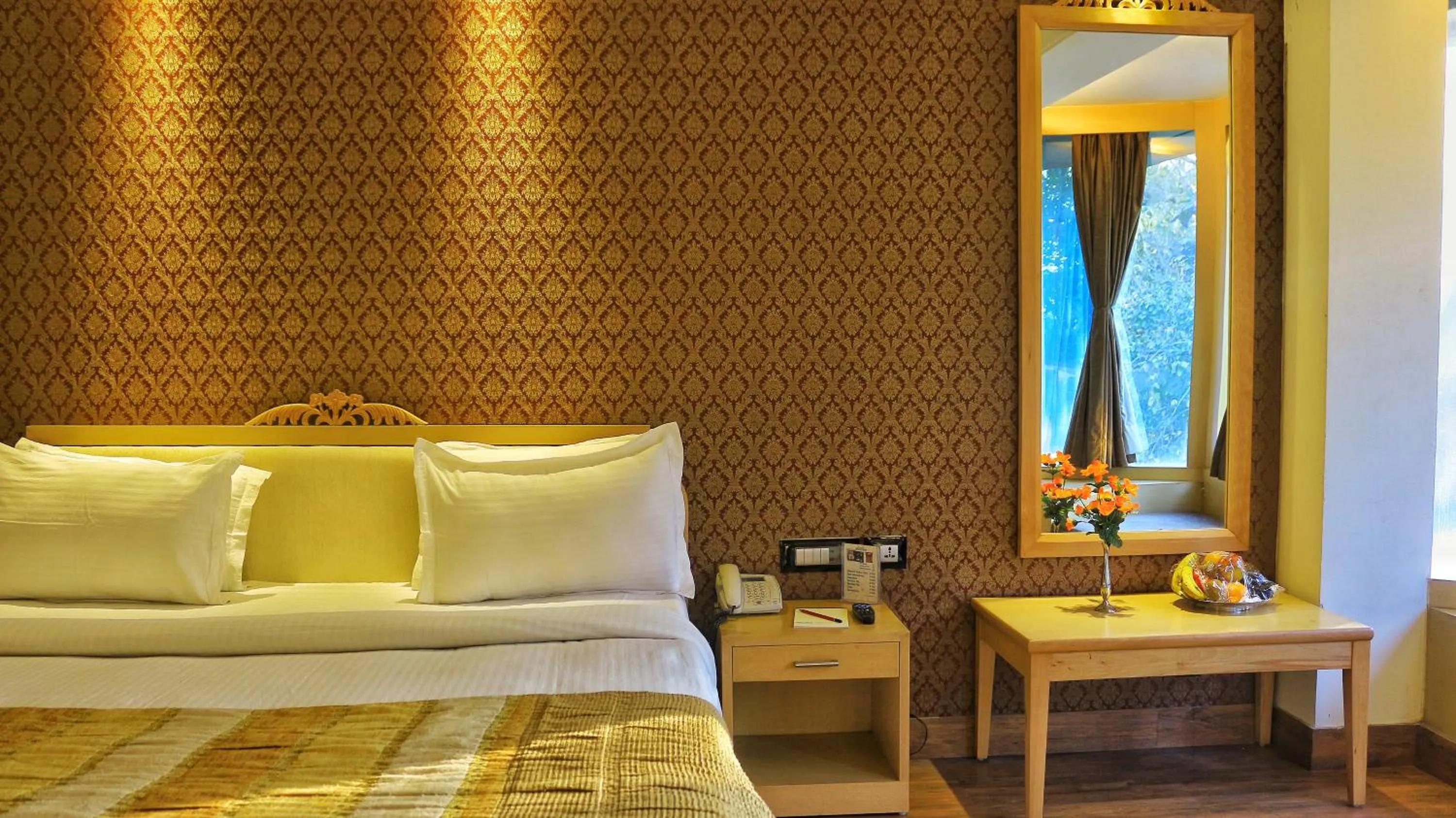 Bedroom, Bed in Dee Marks Airport Hotel & Resorts