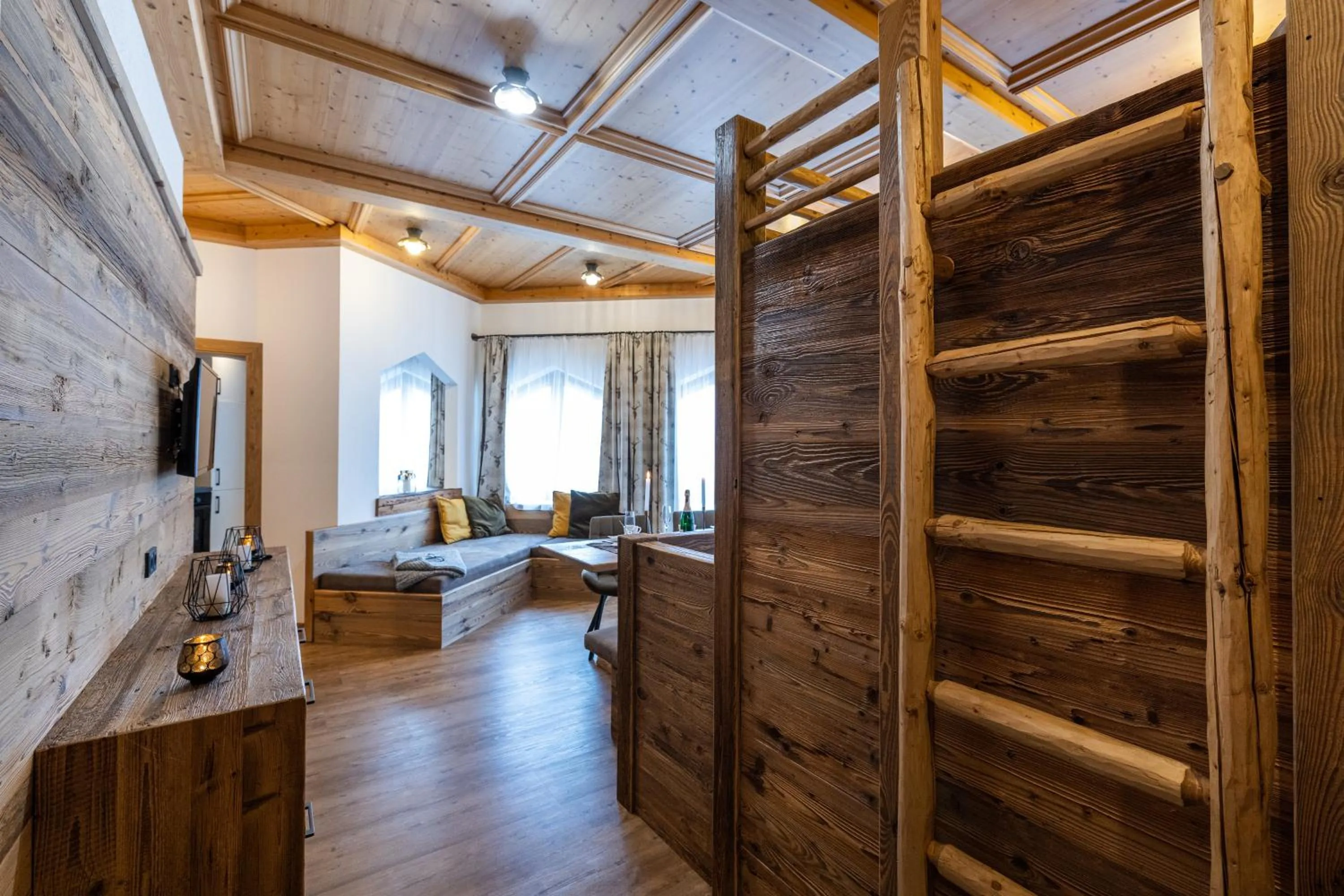 Photo of the whole room in Das Geierberg