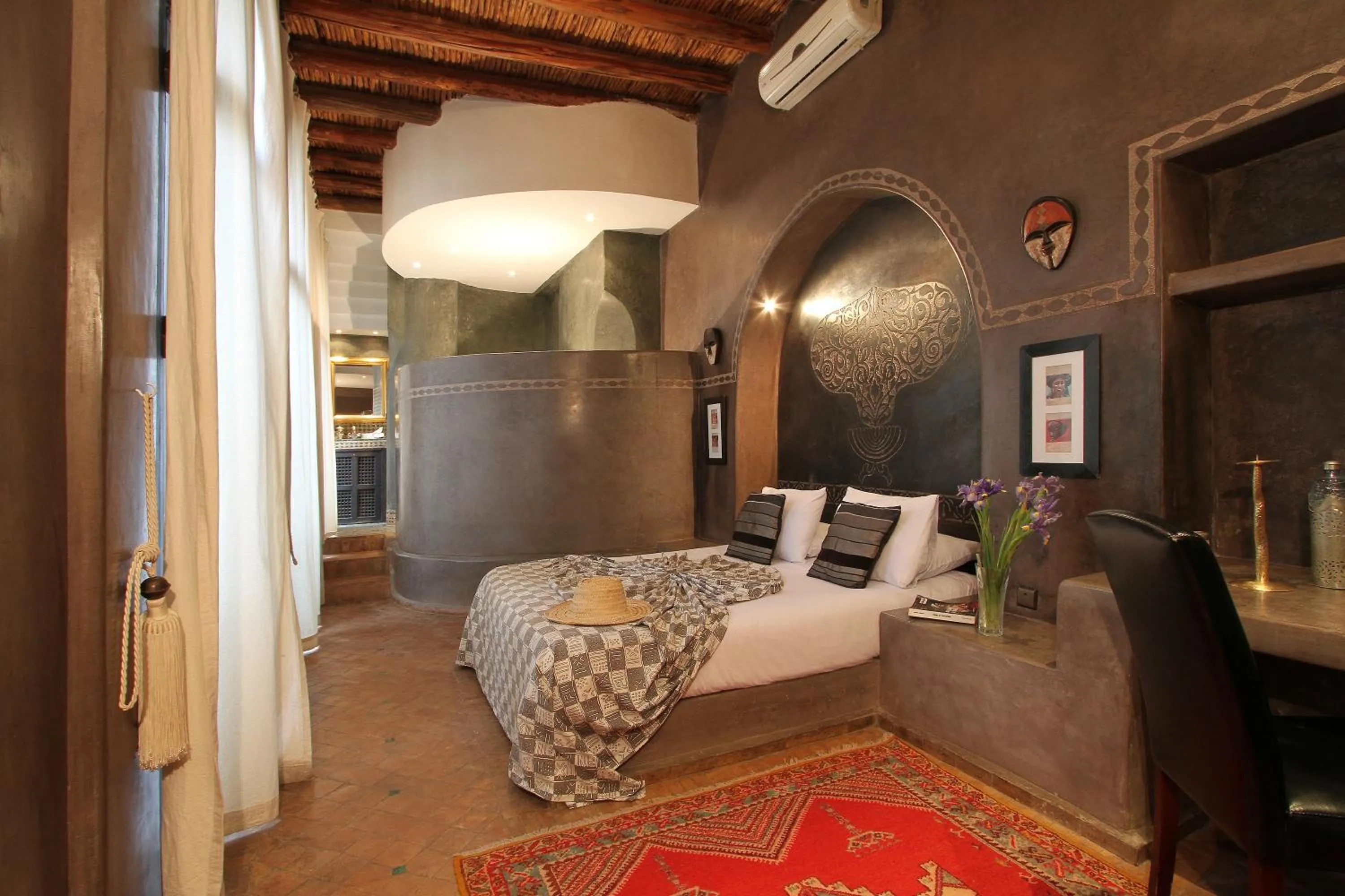 Bed in Riad et Spa Misria Les Orangers
