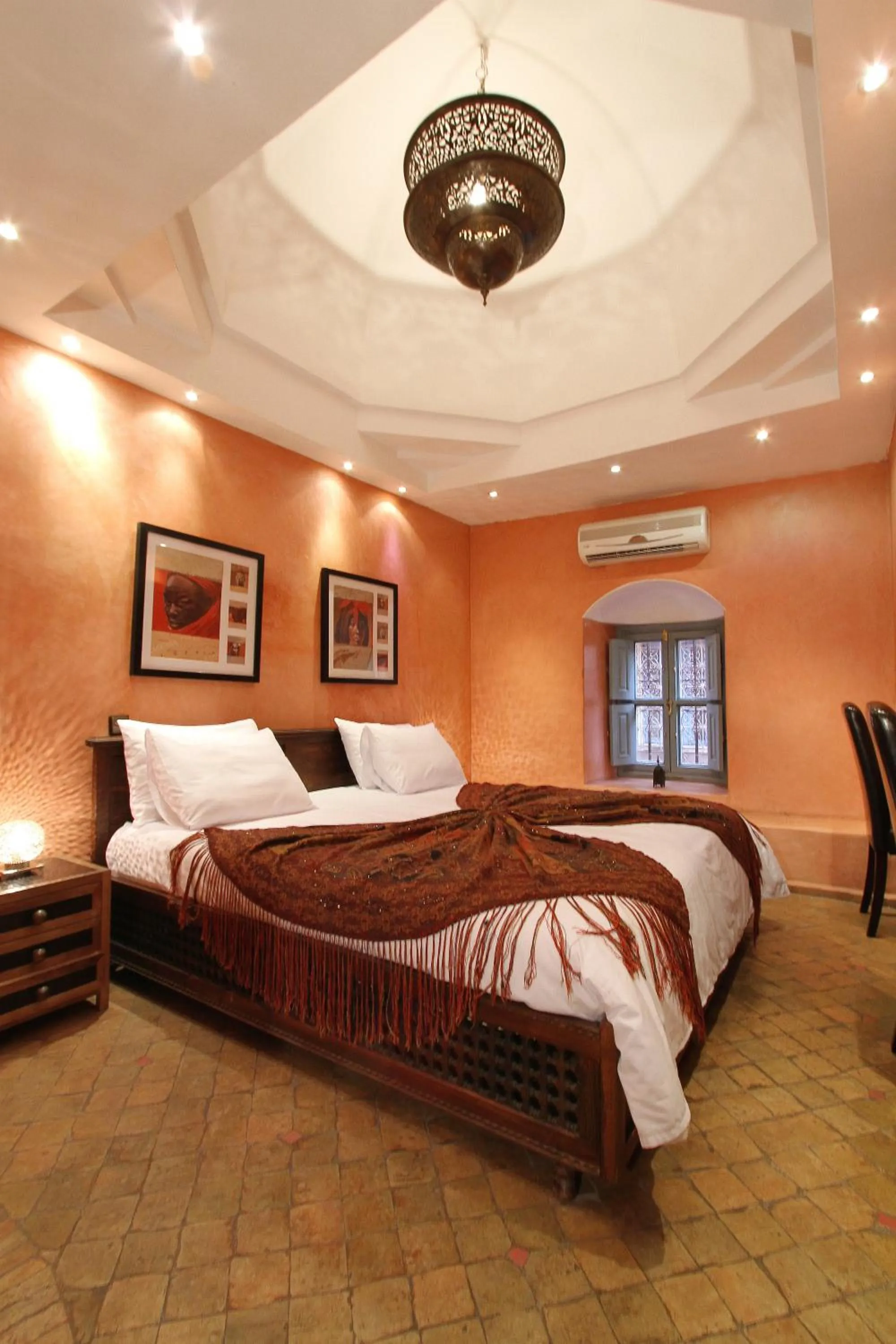 Bed in Riad et Spa Misria Les Orangers
