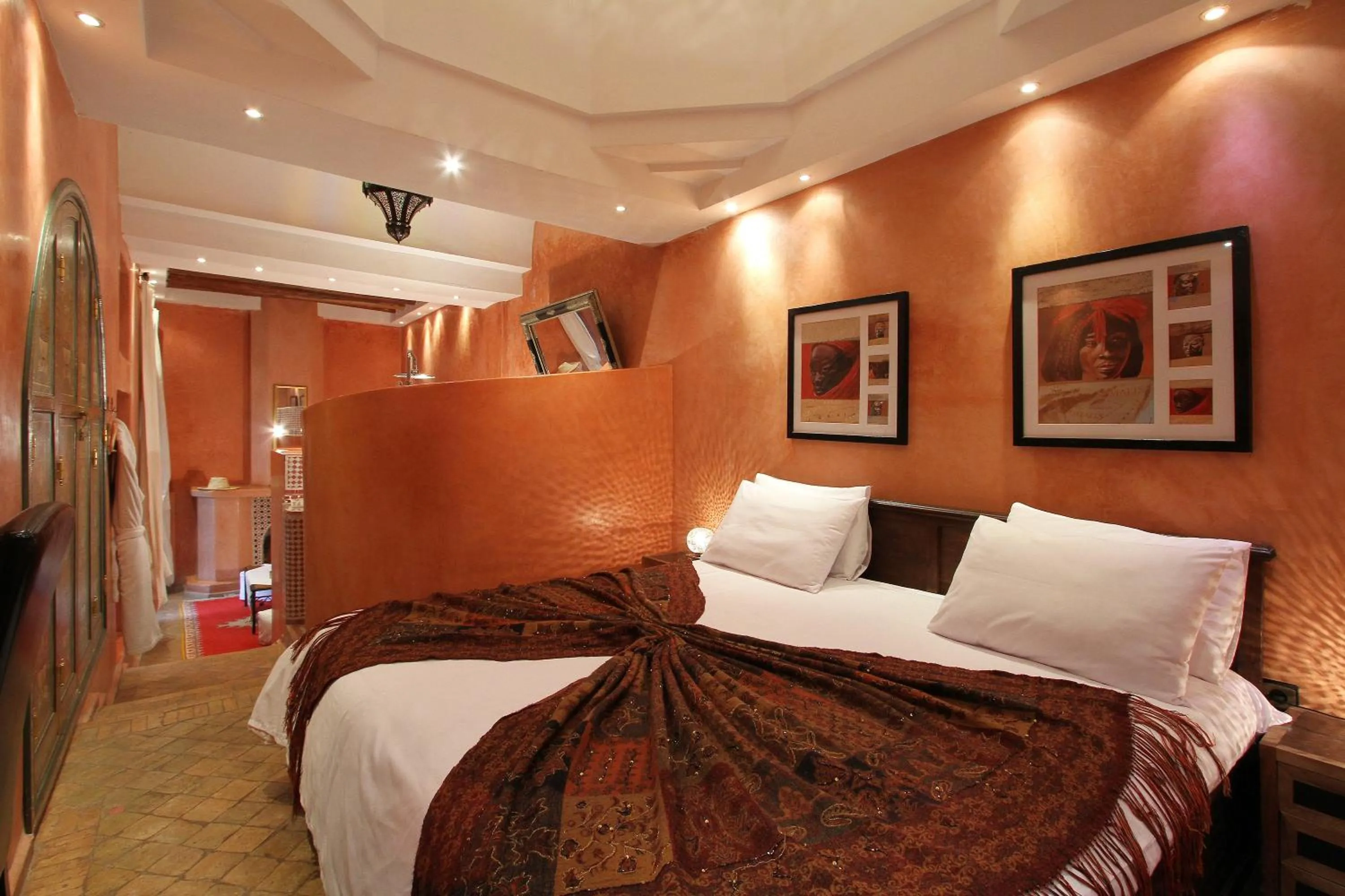 Bed in Riad et Spa Misria Les Orangers