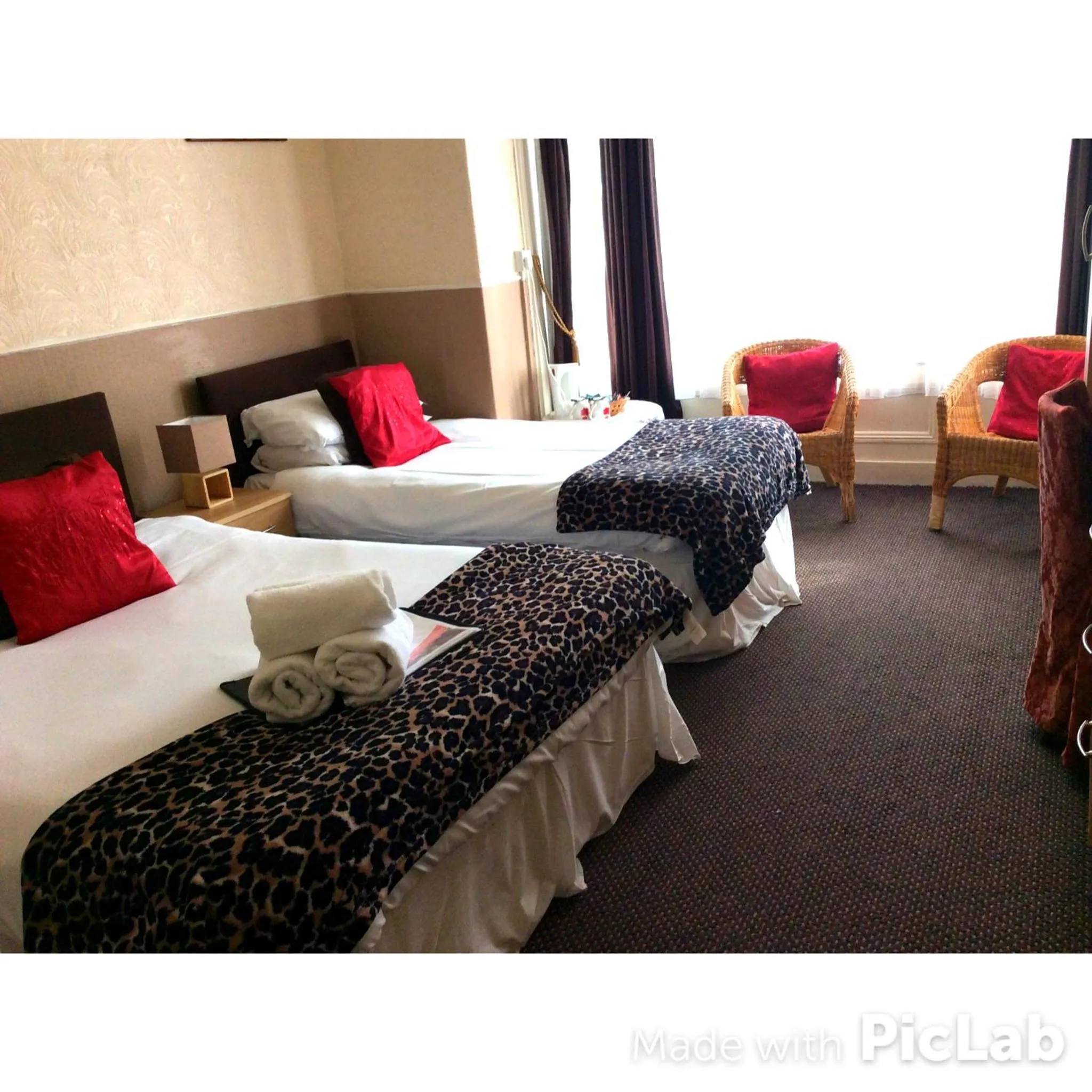 Photo of the whole room, Bed in The Aberford