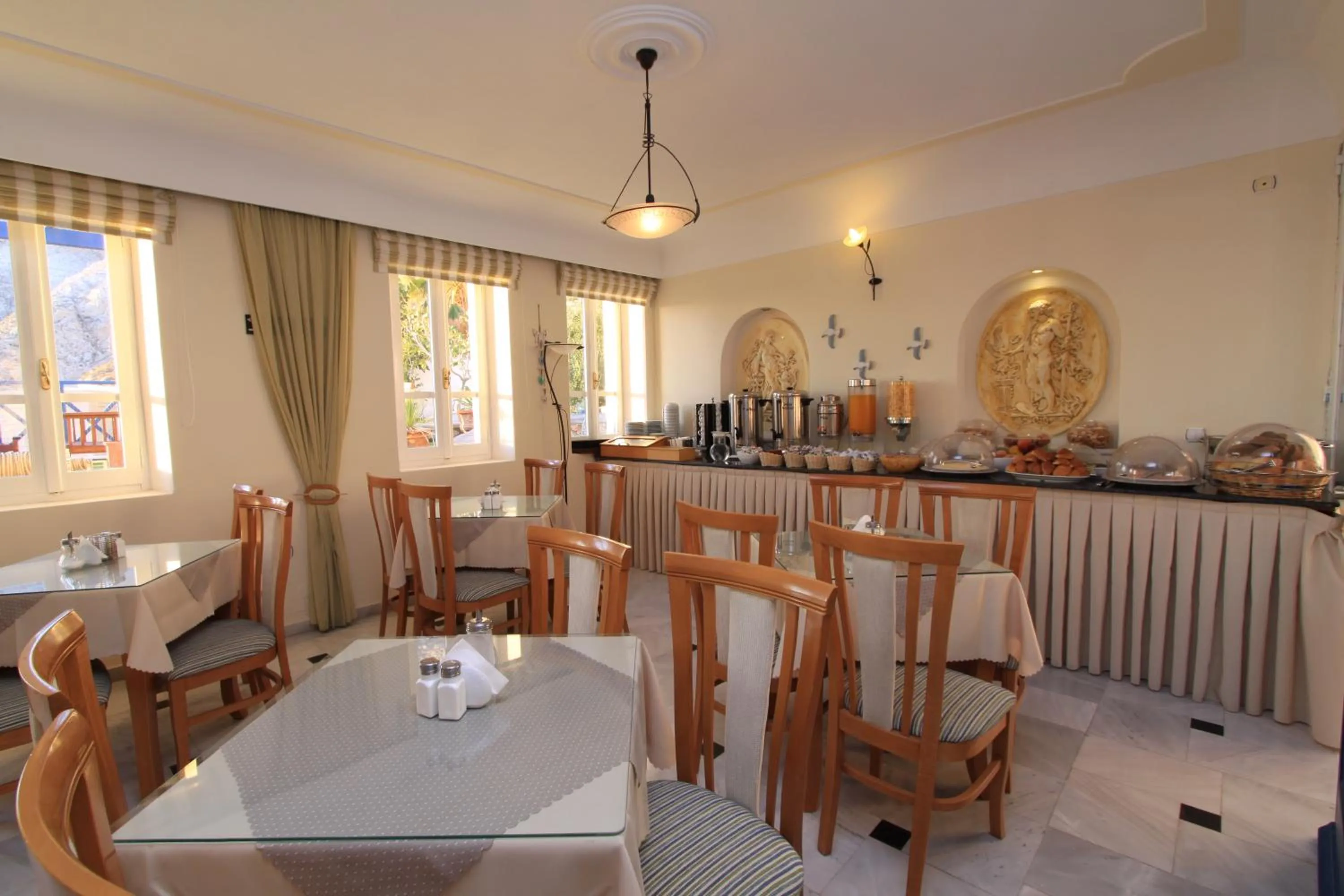 Restaurant/places to eat in Aegean View Hotel