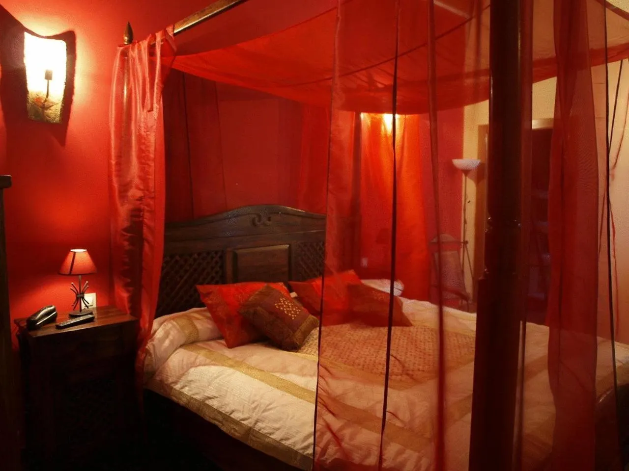 Photo of the whole room, Bed in El Señorio De La Serrezuela