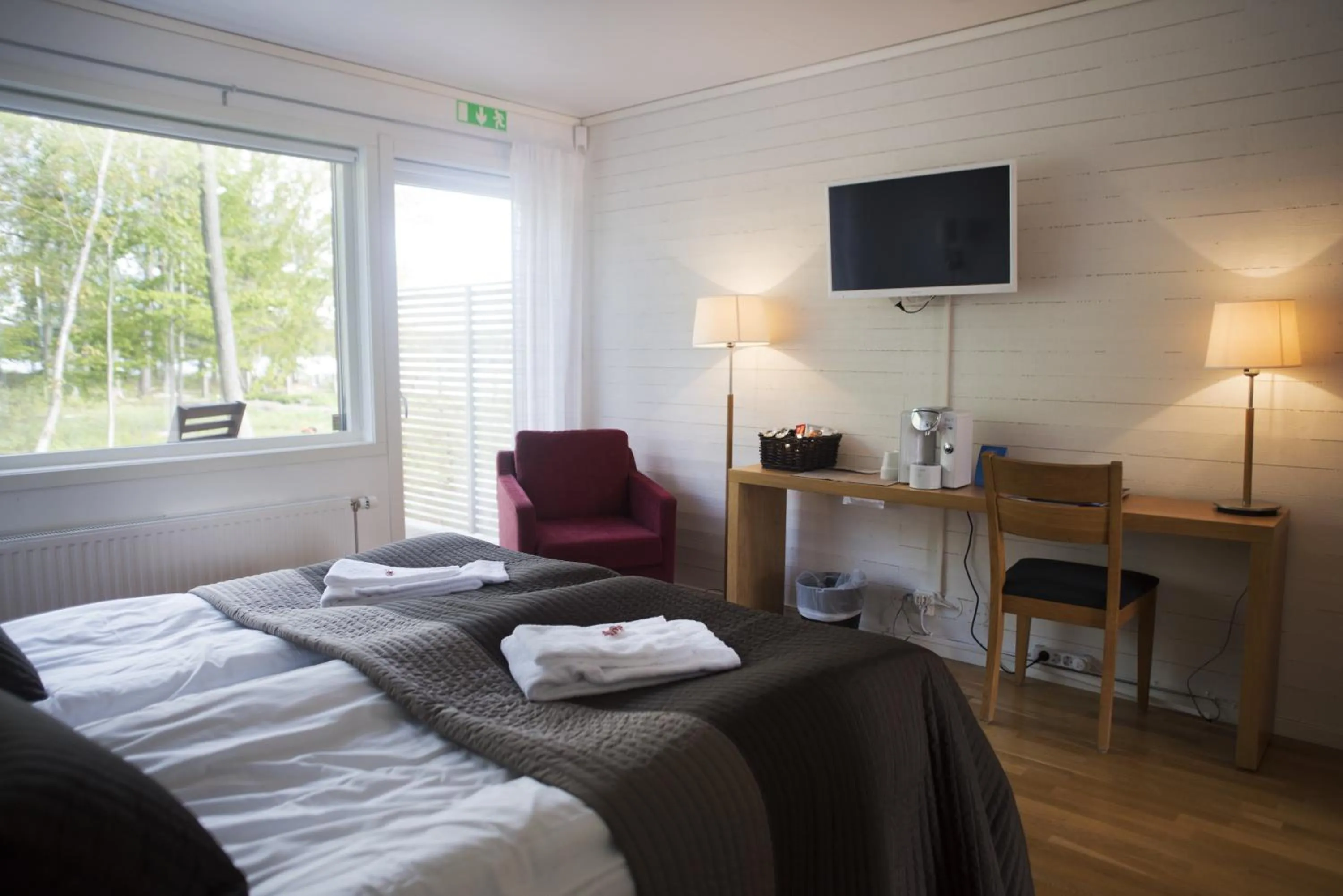 Photo of the whole room, Bed in Toftastrand Hotell