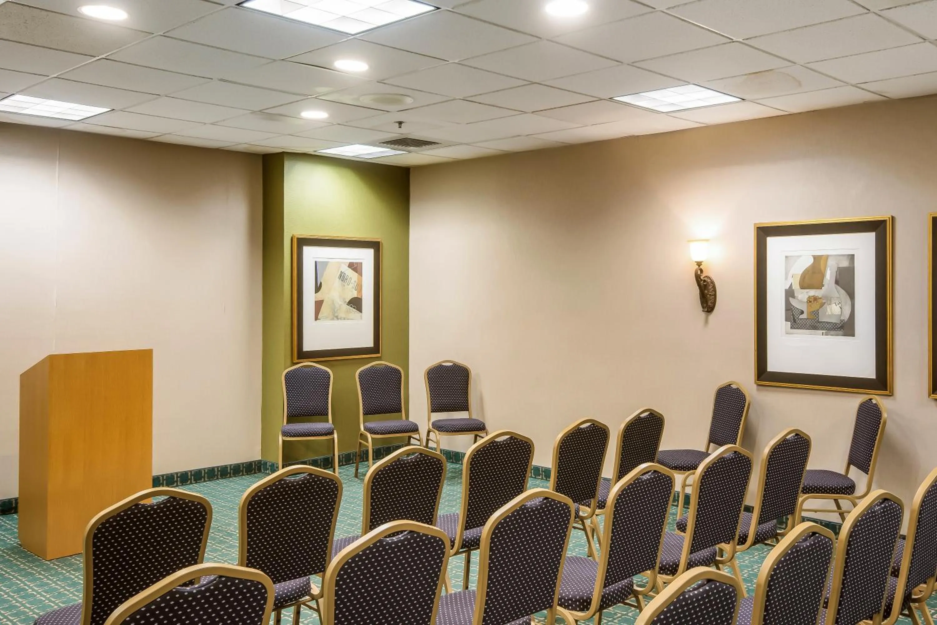Meeting/conference room in Chester Hotel and Conference Center