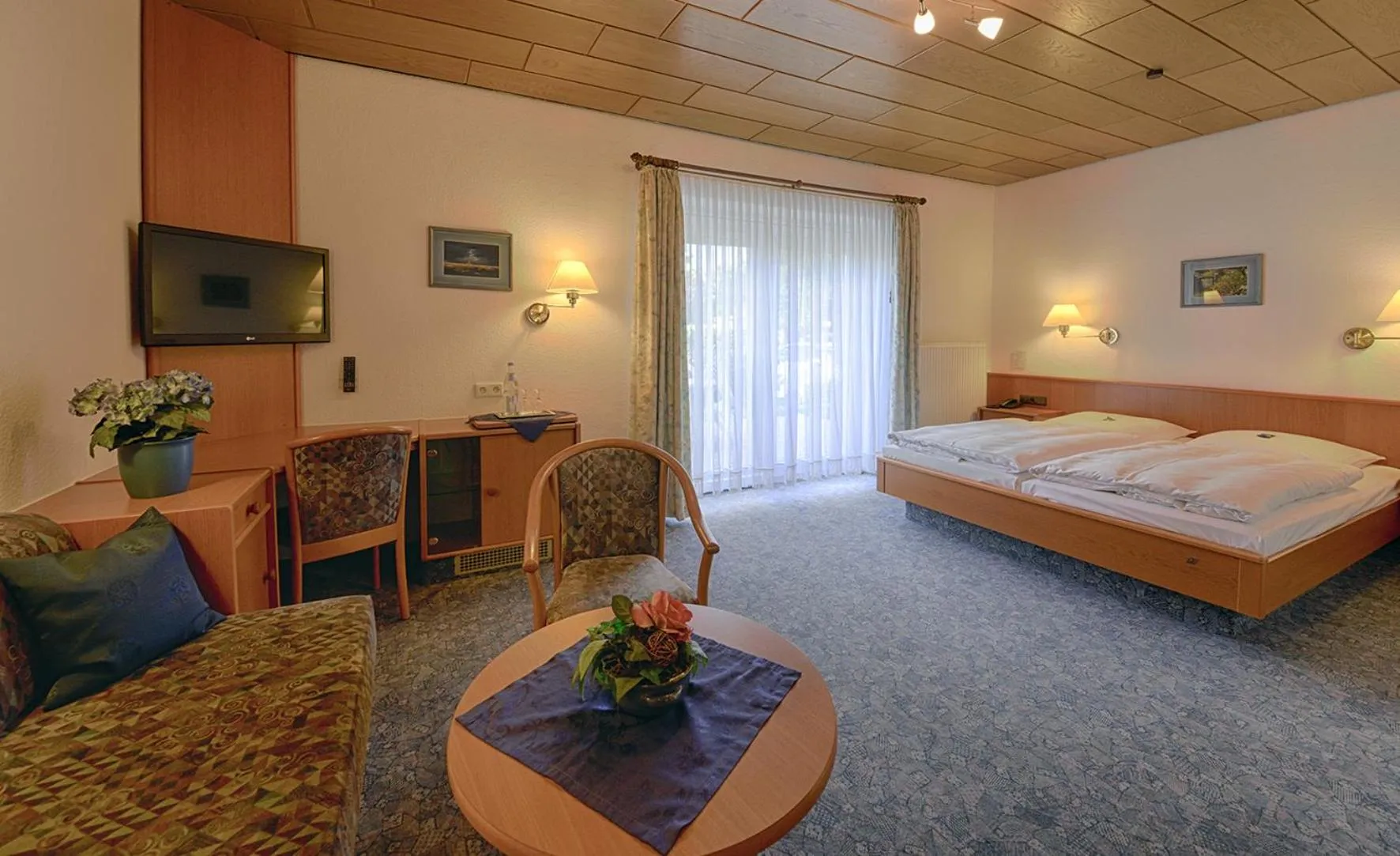 Bedroom, Bed in Hotel Goos