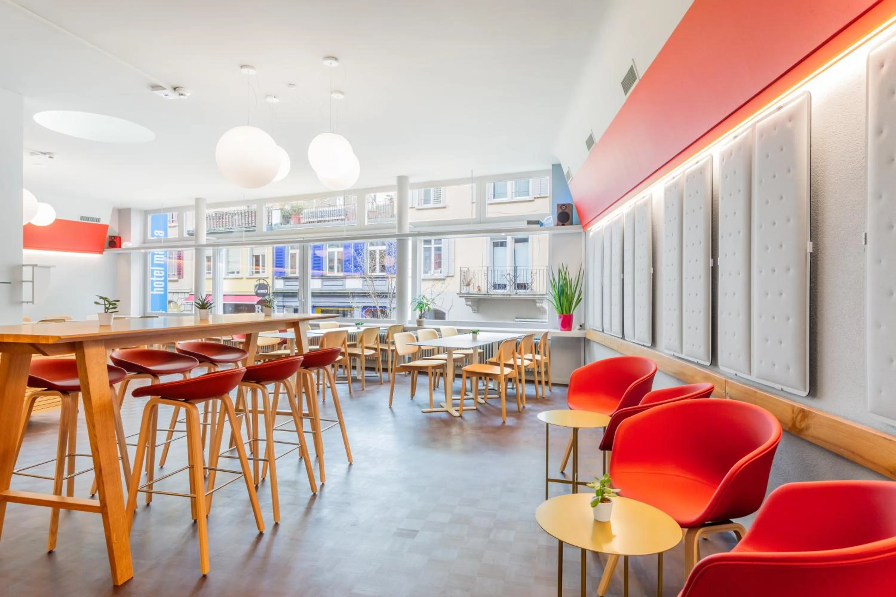 Living room in Hotel Marta - 1950's architecture in Zurich's vibrant old town, near main station