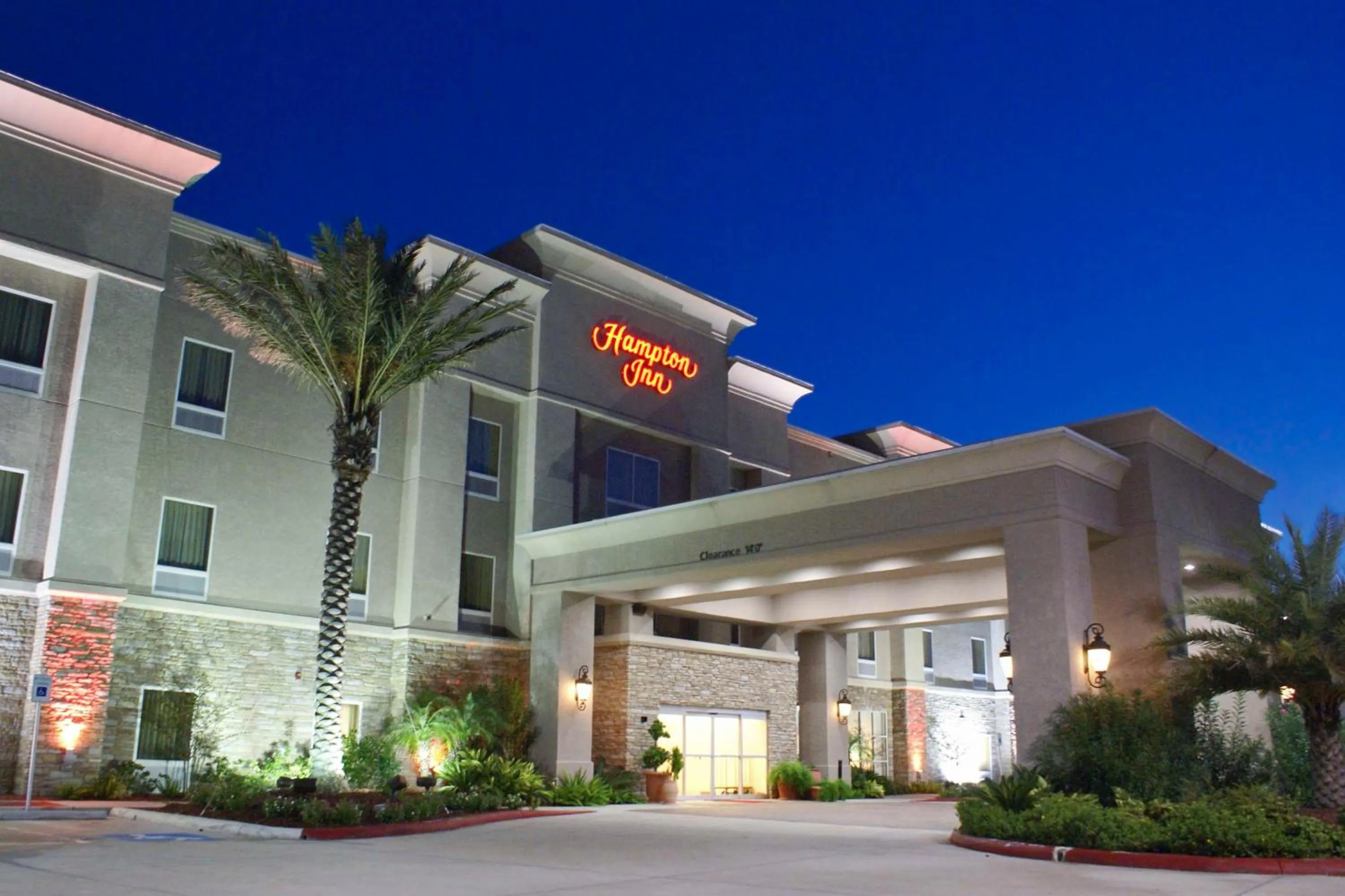 Property building in Hampton Inn Orange
