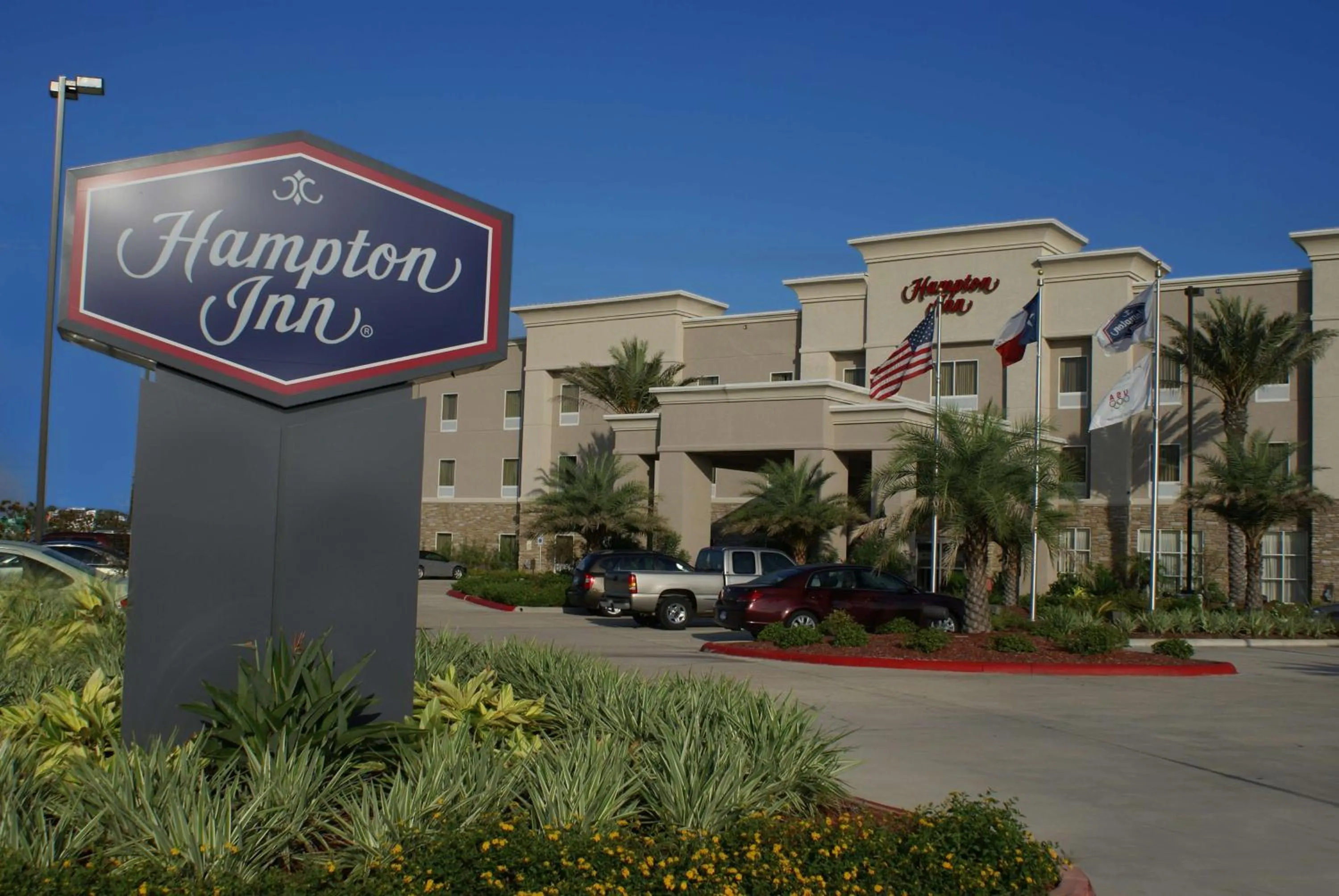 Property building in Hampton Inn Orange