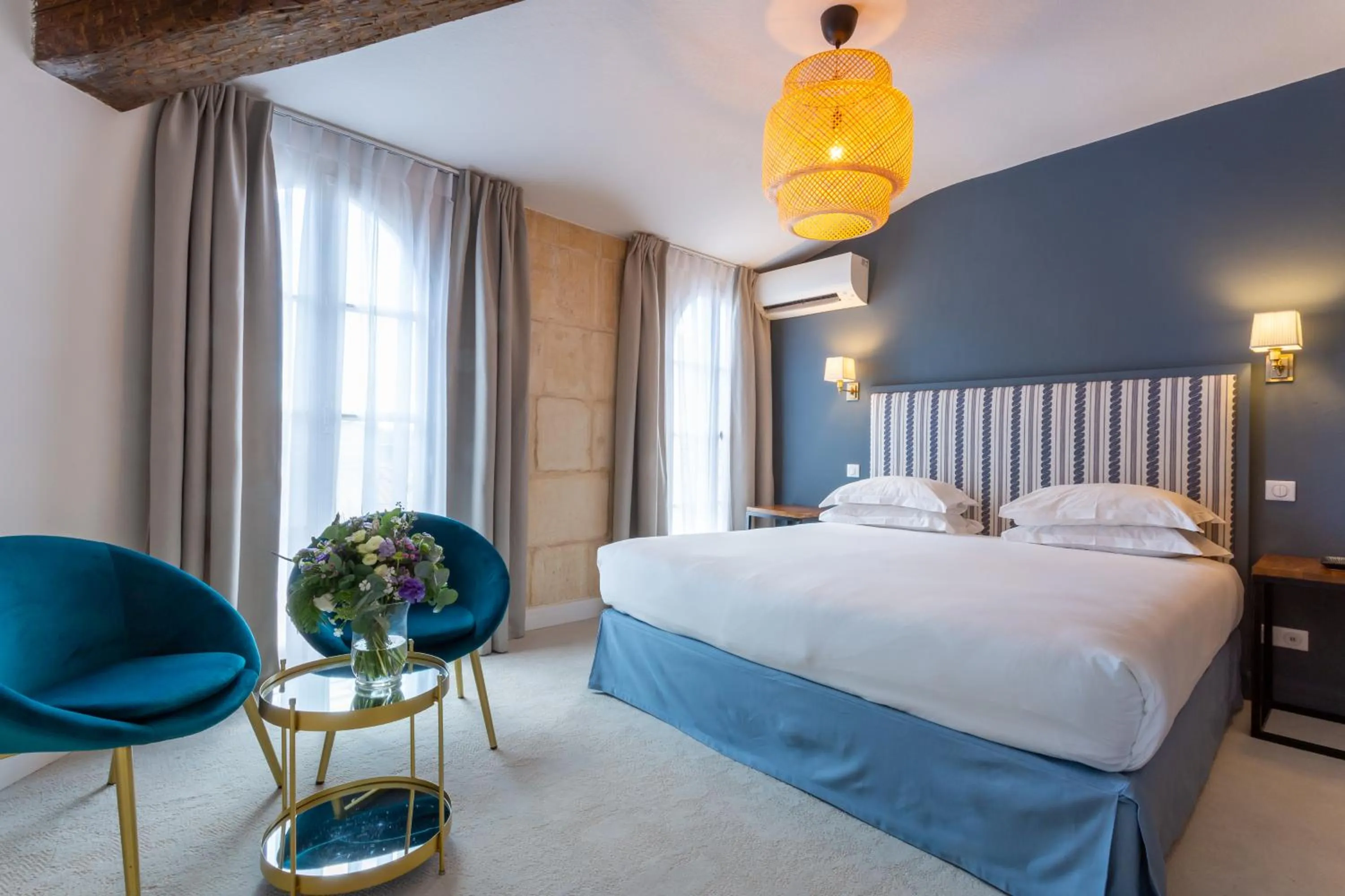 Bedroom, Bed in Hôtel Le Relais de Poste Arles Centre Historique