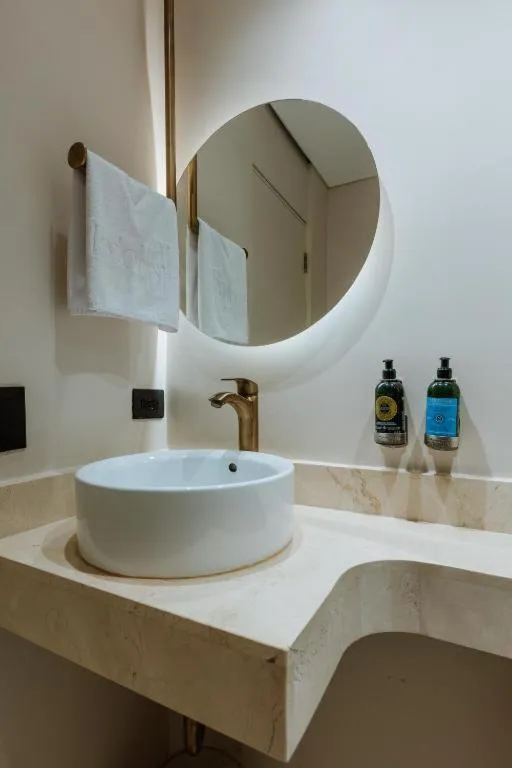 Bathroom in 1616 Hotel