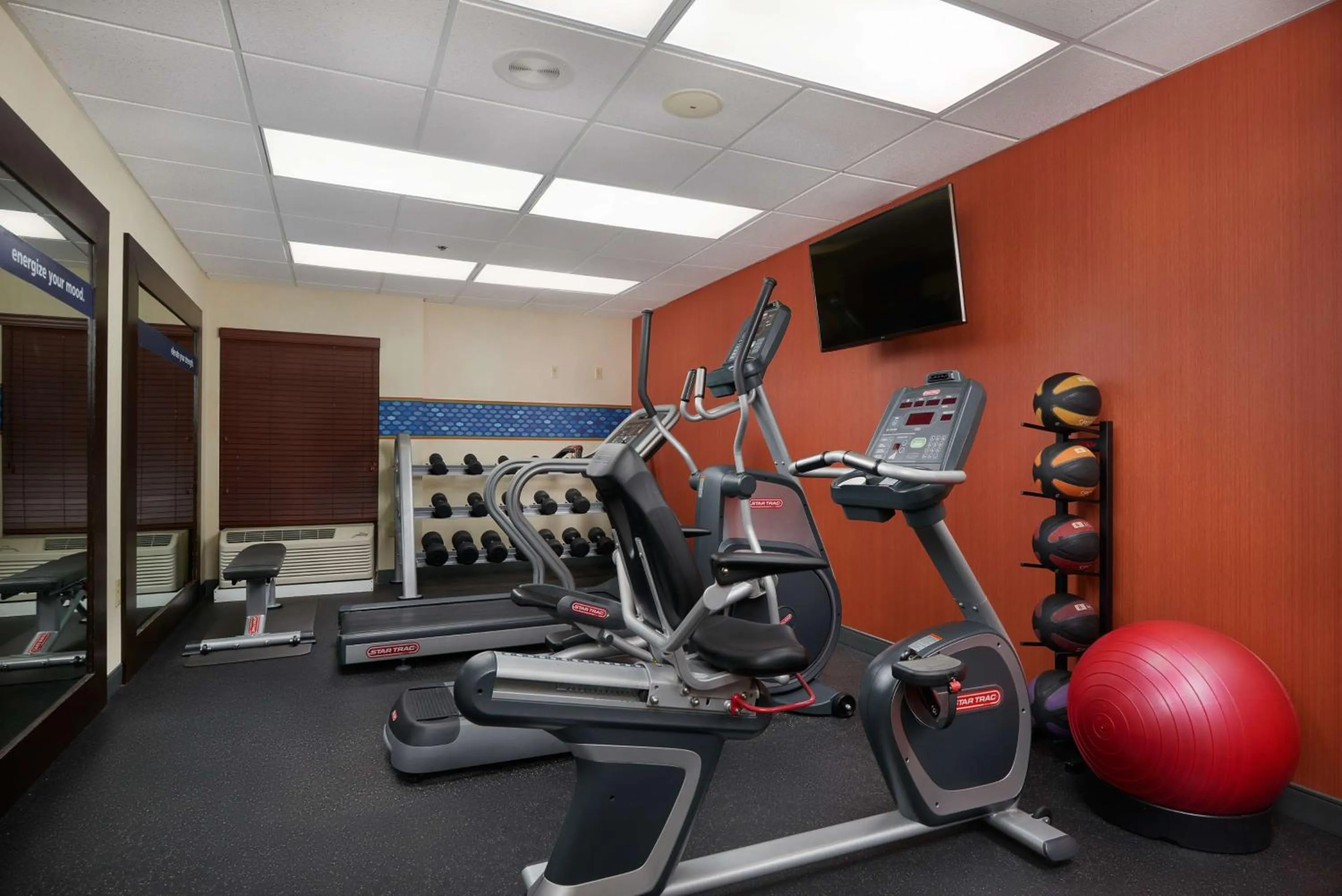 Fitness centre/facilities in Hampton Inn Beaumont