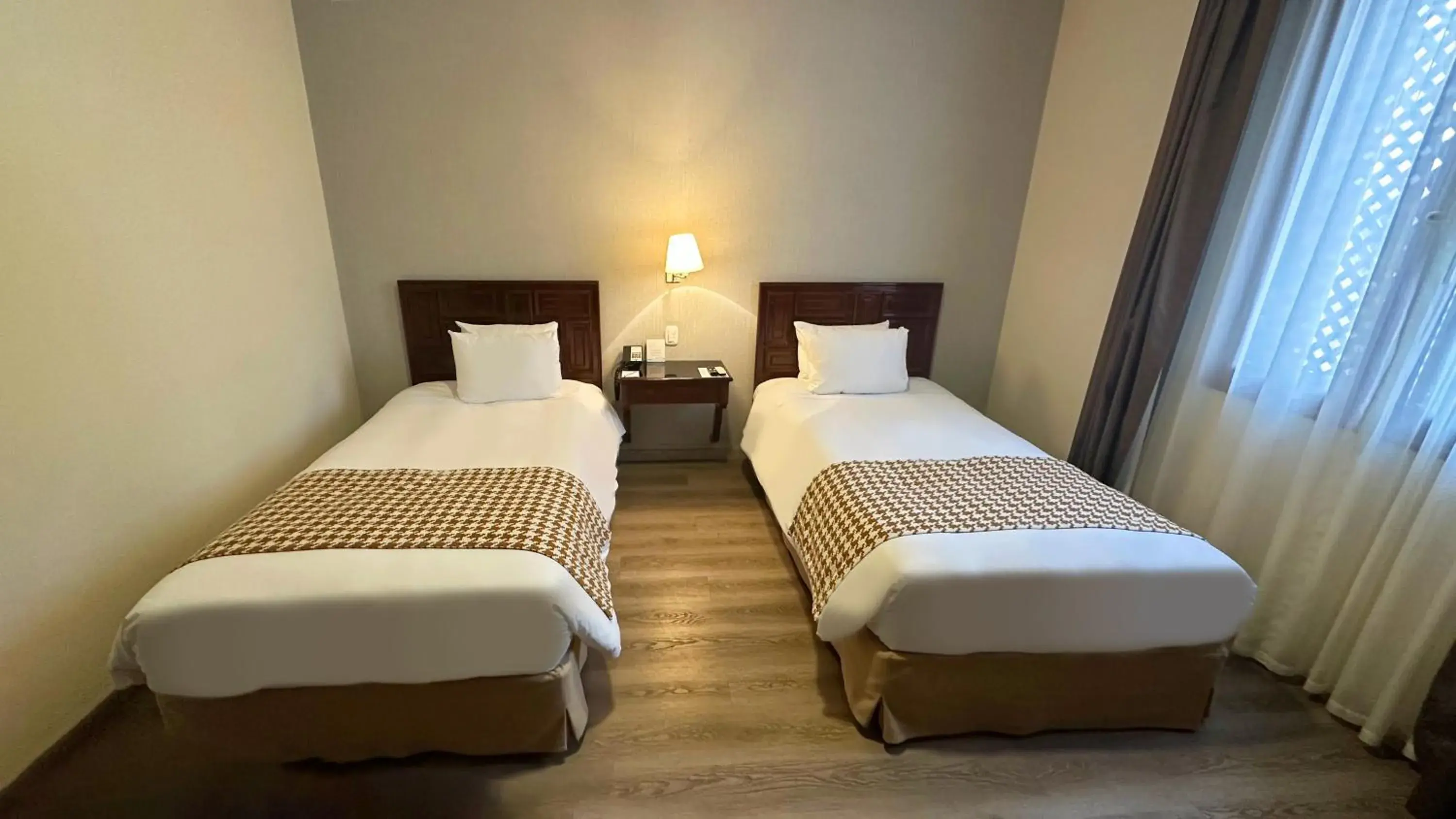 Standard Twin Room - single occupancy in Costa del Sol Trujillo Centro Standard Twin Room - single occupancy in Costa del Sol Trujillo Centro