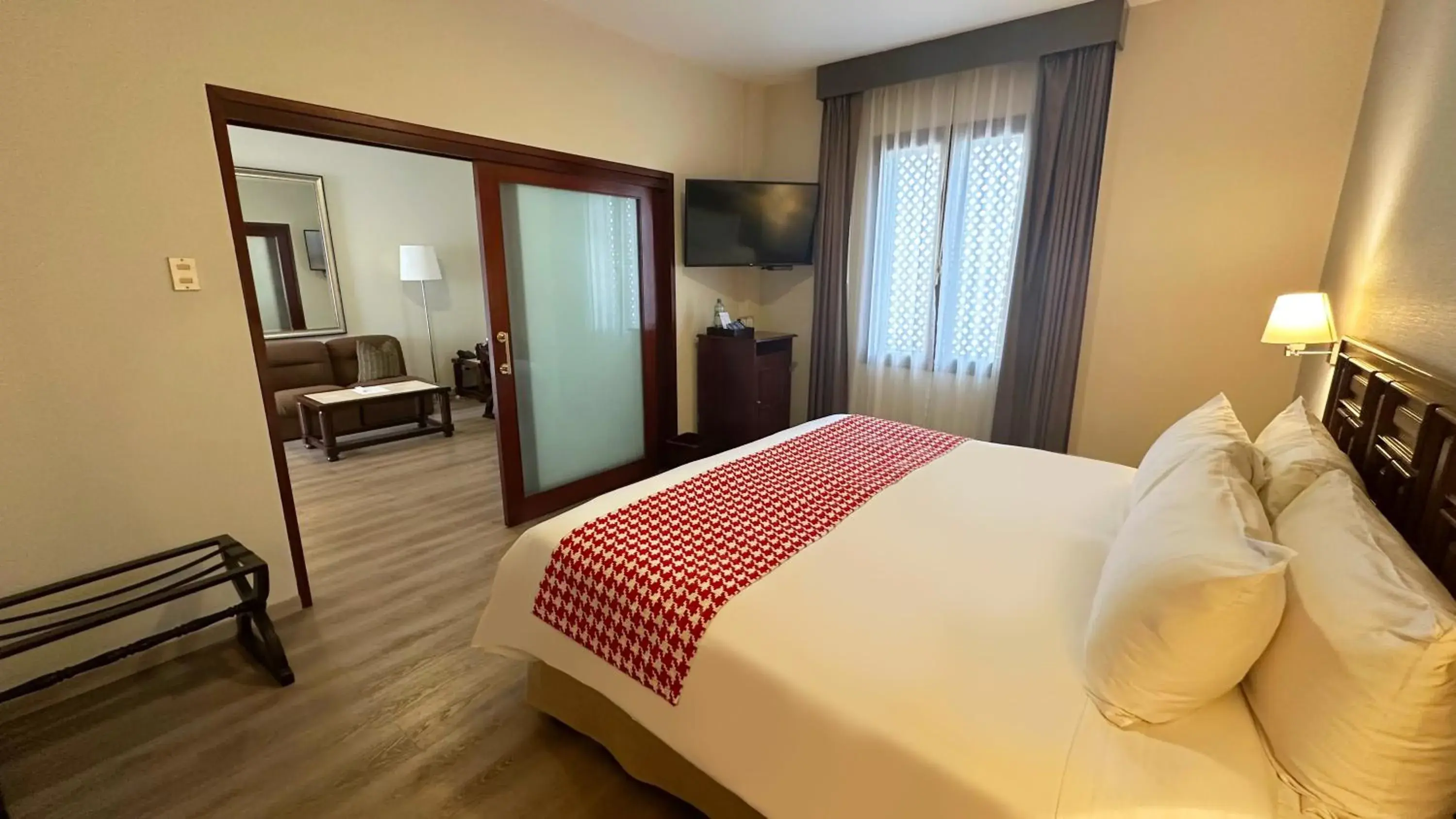 Junior Suite King Room - single occupancy in Costa del Sol Trujillo Centro Junior Suite King Room - single occupancy in Costa del Sol Trujillo Centro