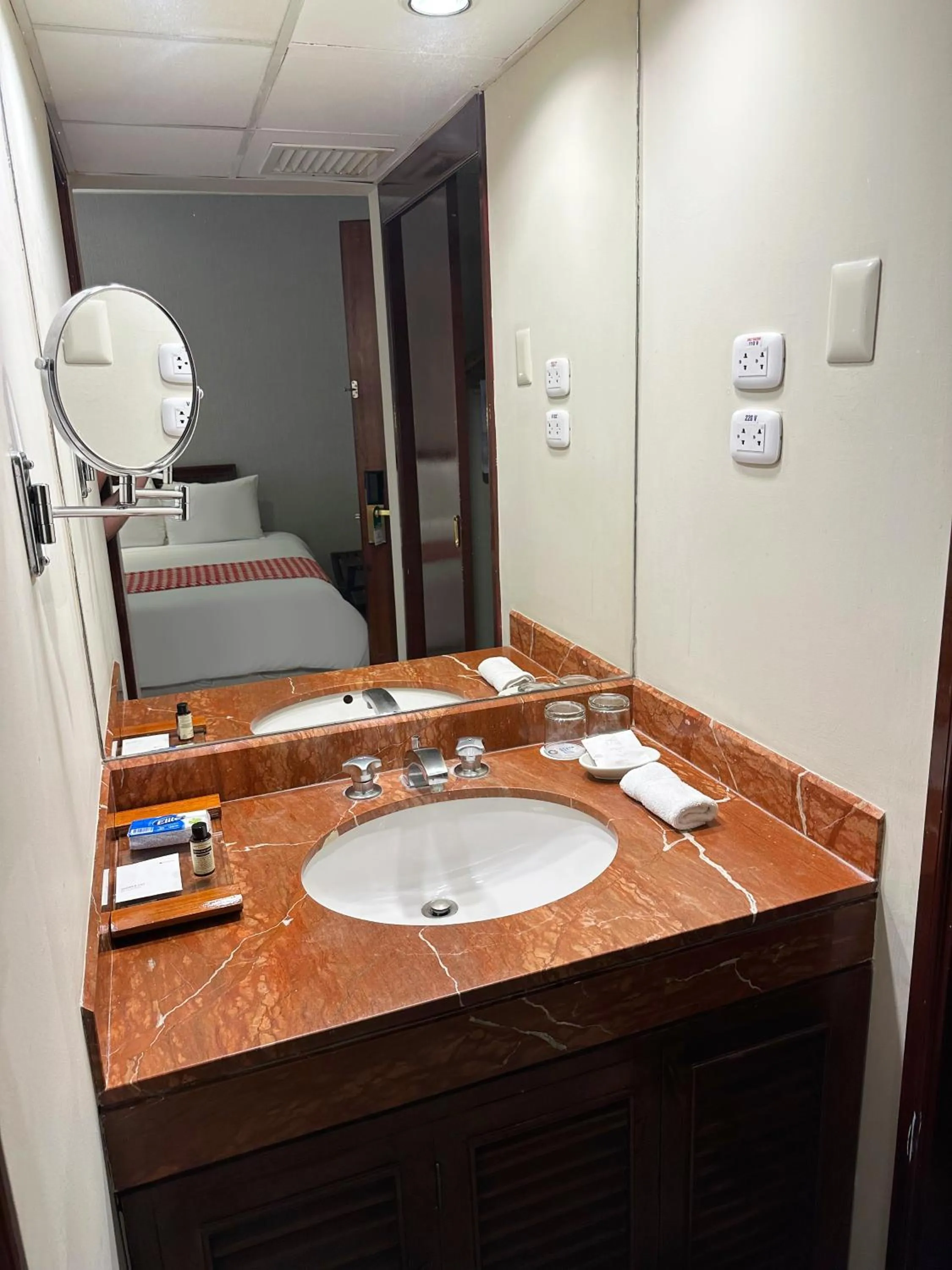 Bathroom in Costa del Sol Trujillo Centro