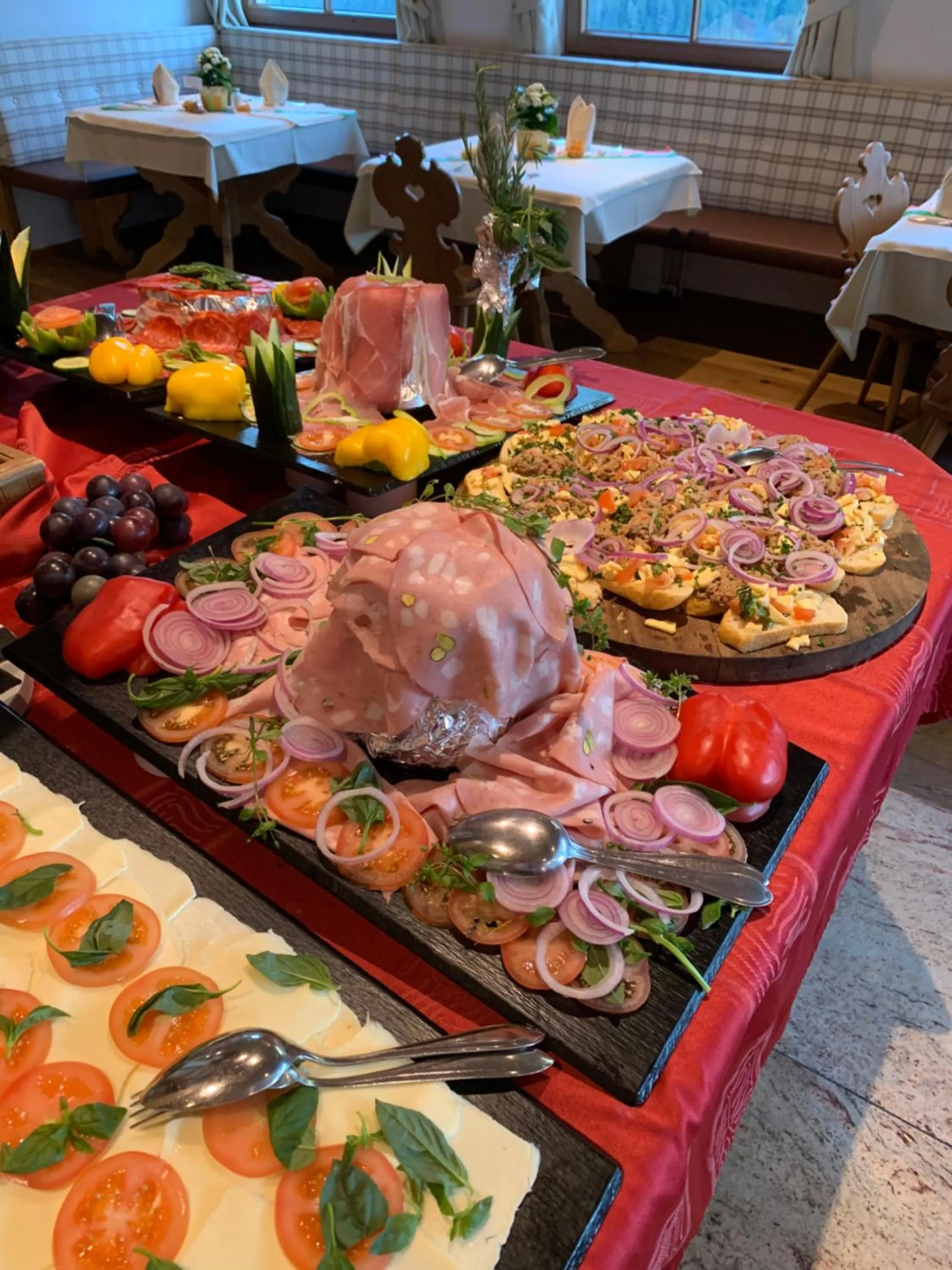 Restaurant/places to eat in Hotel Habicht