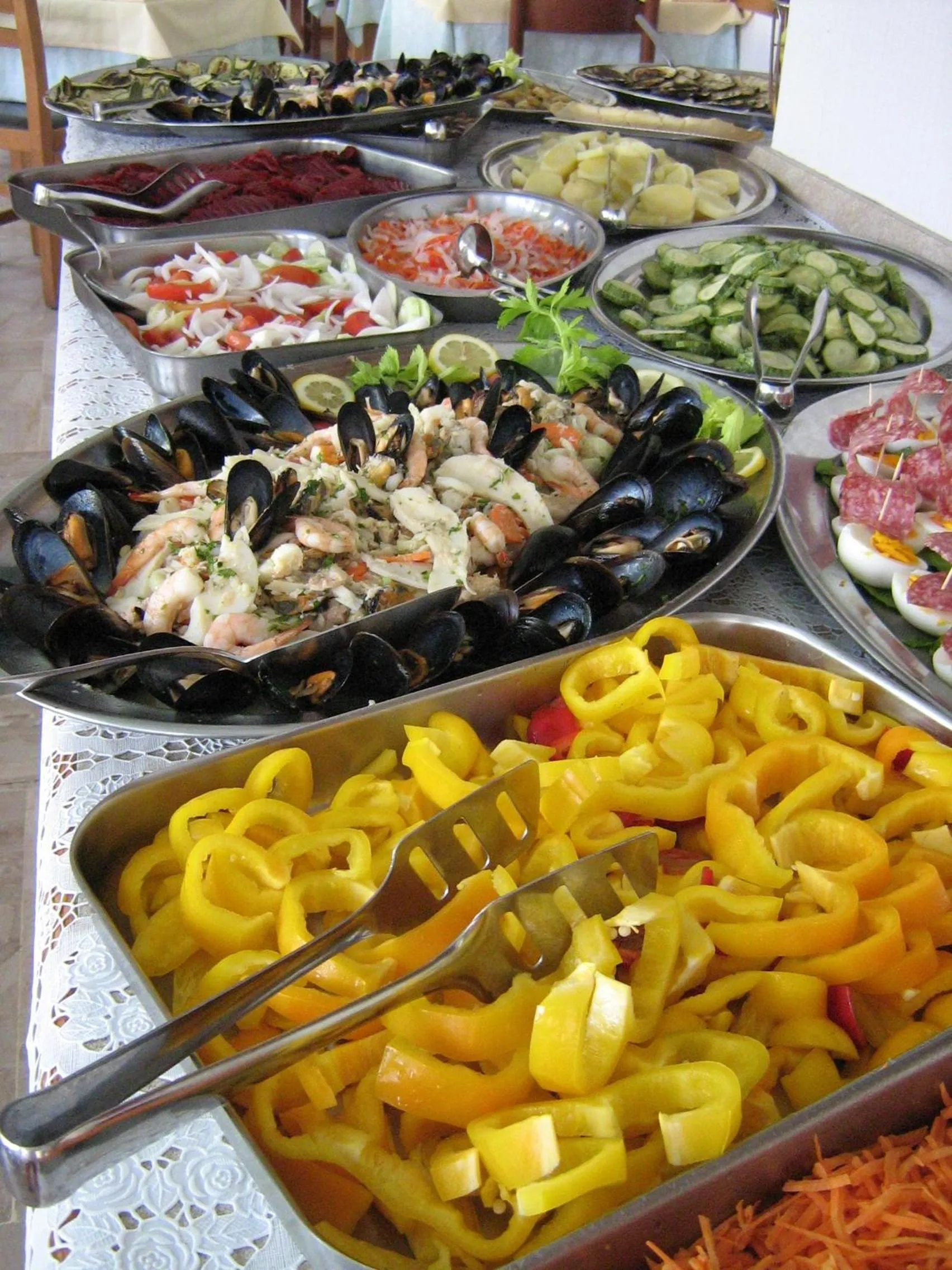 Restaurant/places to eat in Hotel Prestigio