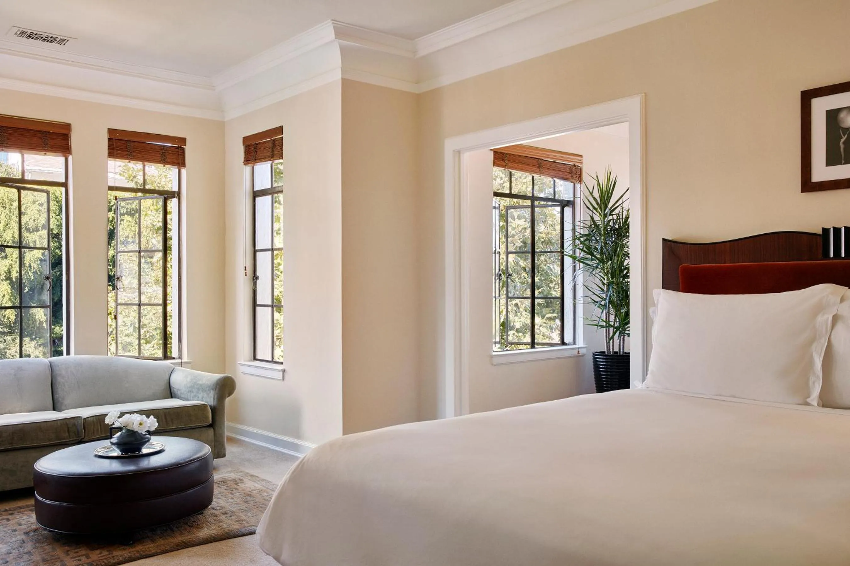 Living room, Bed in Chateau Marmont