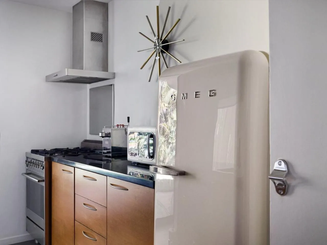 Kitchen or kitchenette in Chateau Marmont