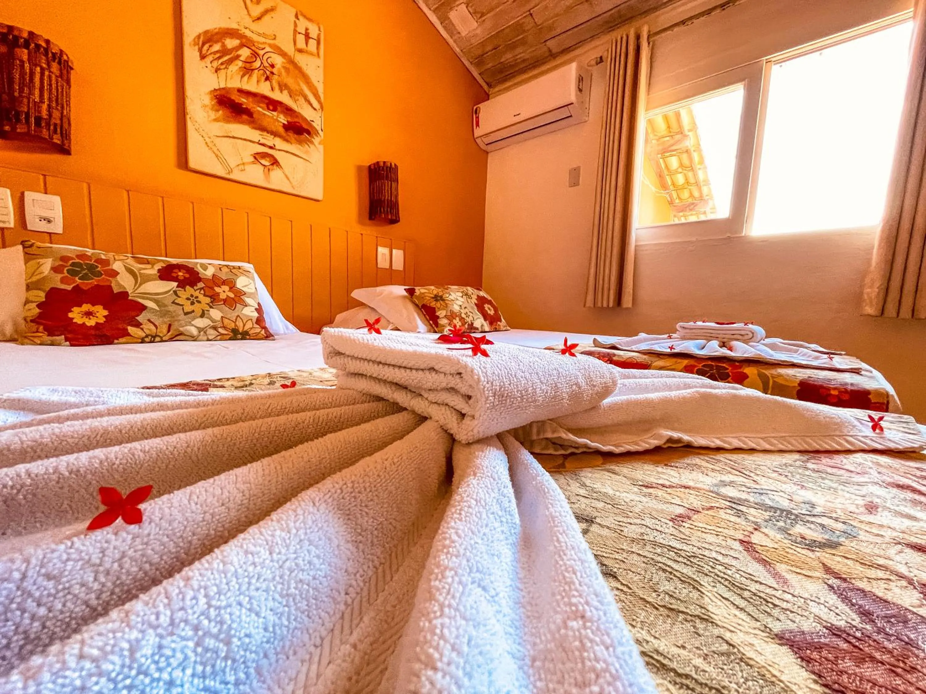 air conditioner, Bed in Pousada Tatuapara