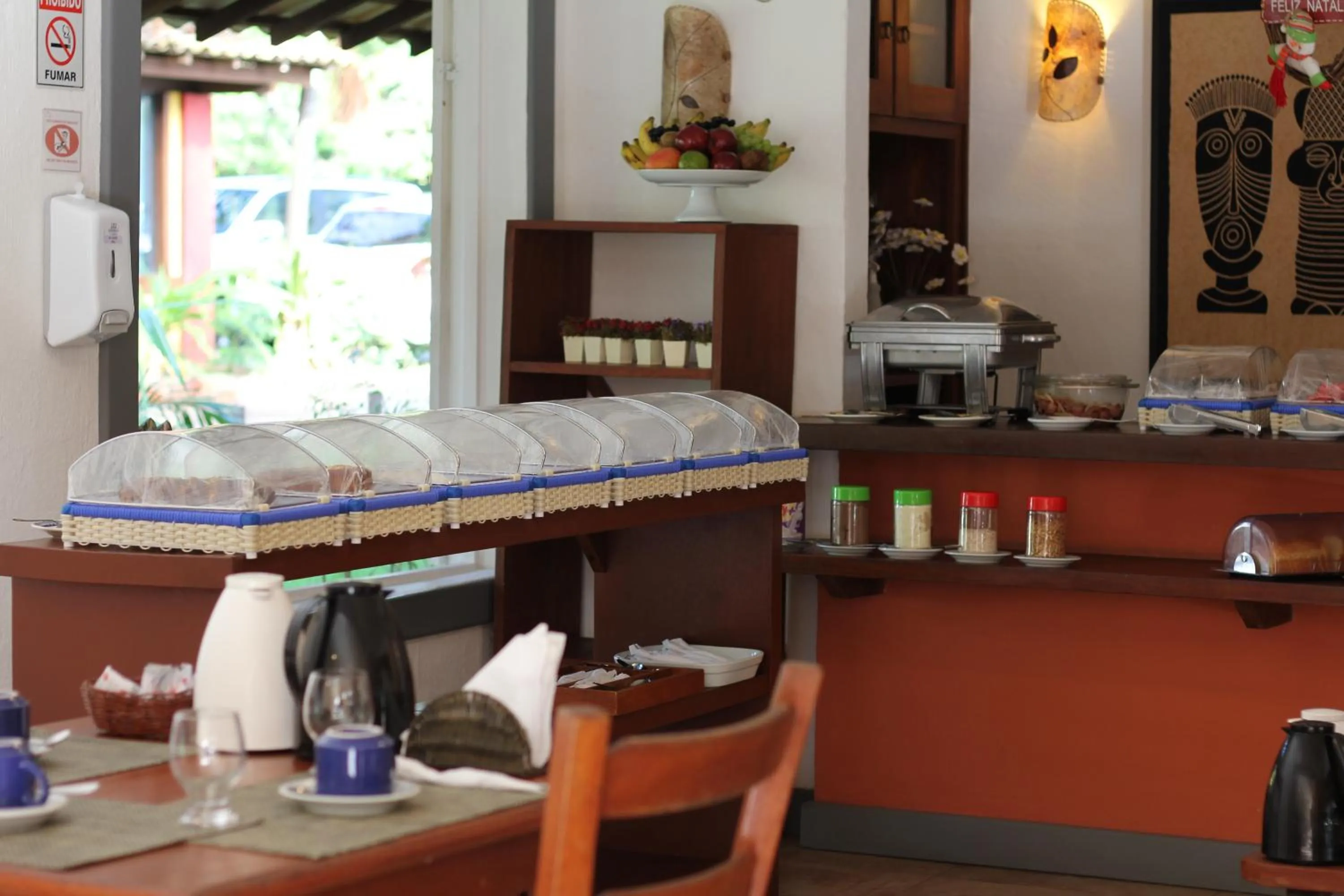 Buffet breakfast in Pousada Tatuapara