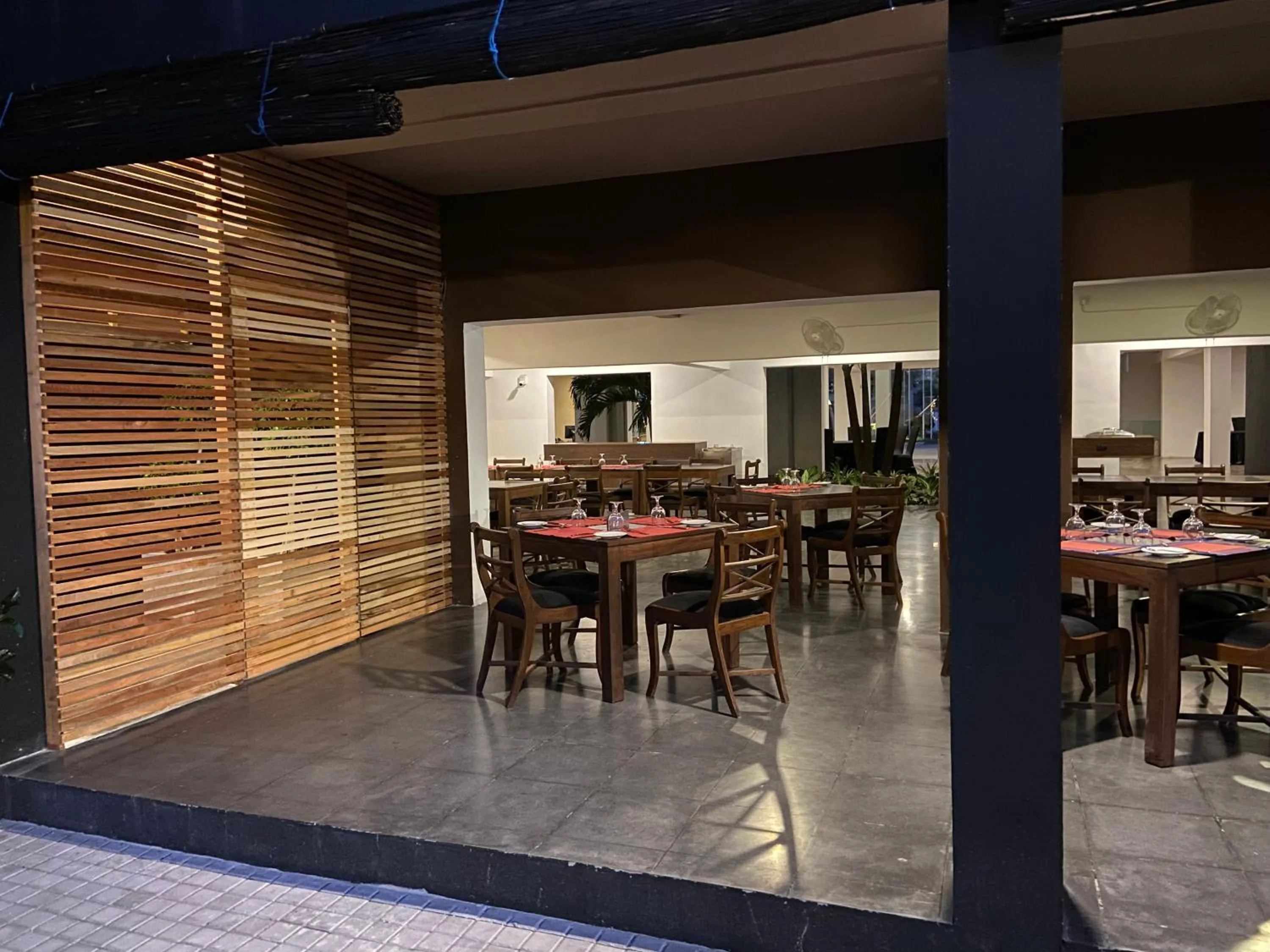 Restaurant/places to eat in Golden Star Beach Hotel