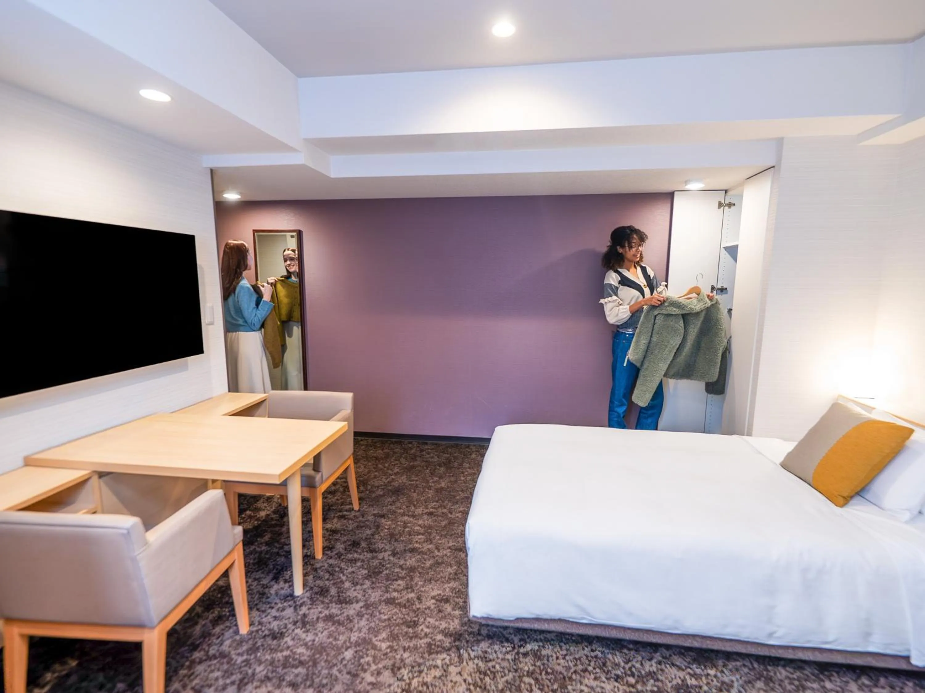 People, Bed in Tokyu Stay Tsukiji - Tokyo Ginza Area