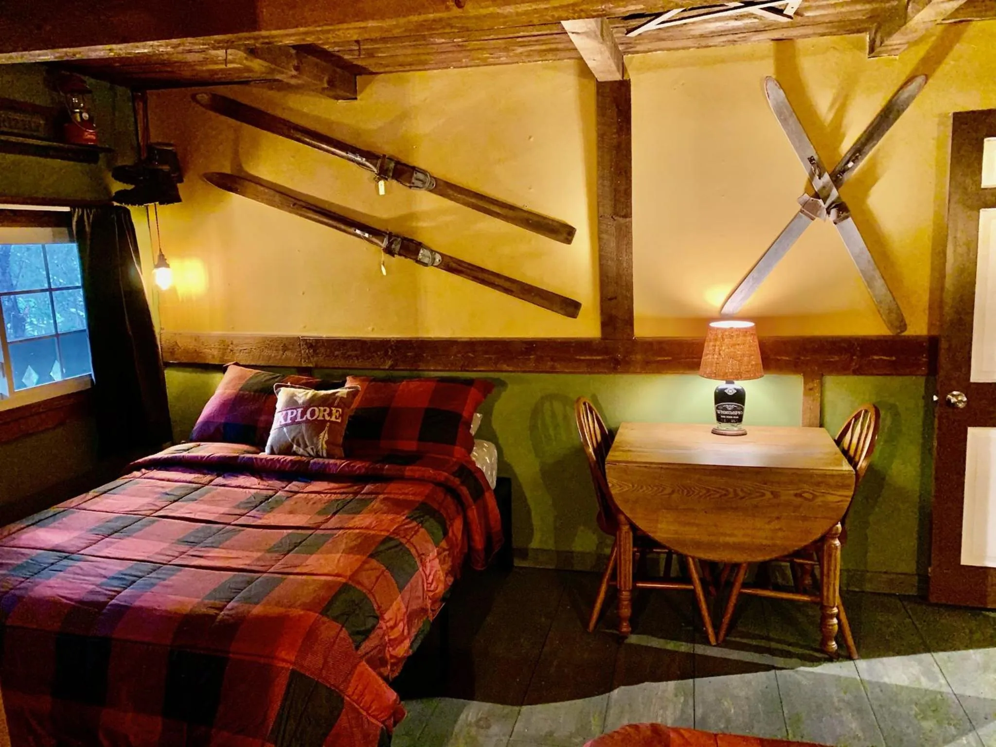 Bed in Grunberg Haus Inn & Cabins