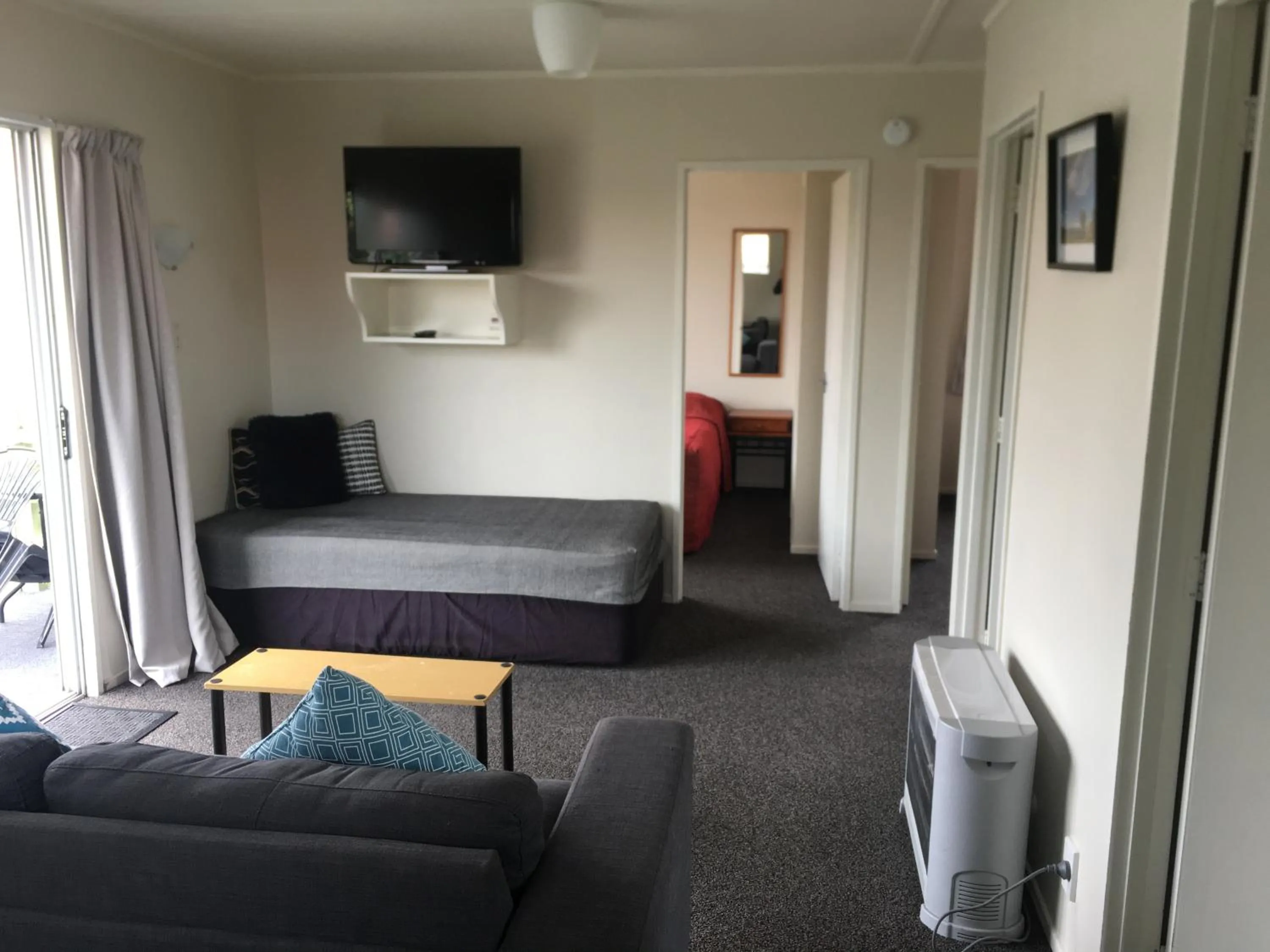 Photo of the whole room, Bed in 252 Beachside Motels & Holiday Park