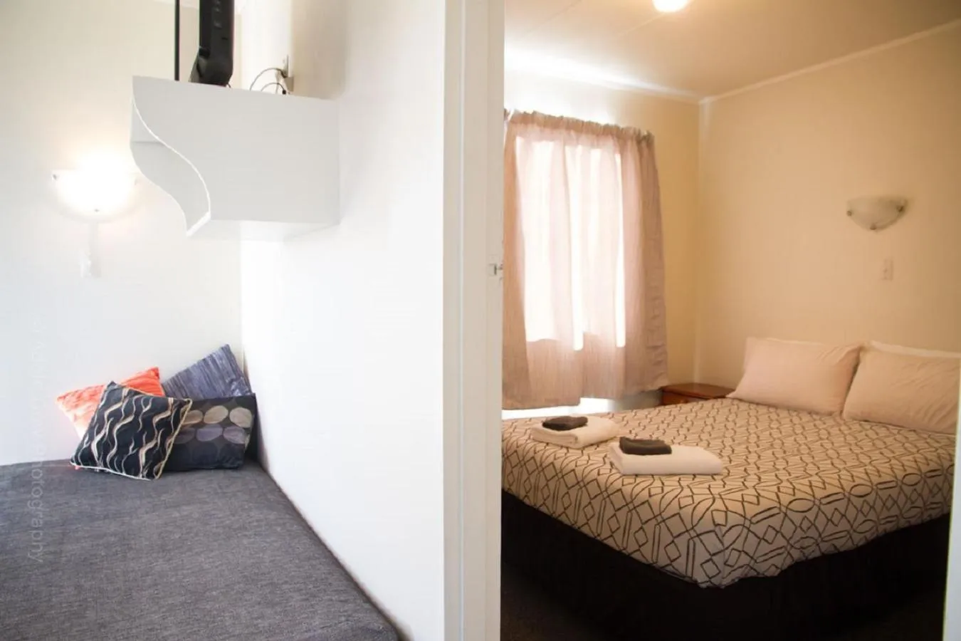 Bed in 252 Beachside Motels & Holiday Park