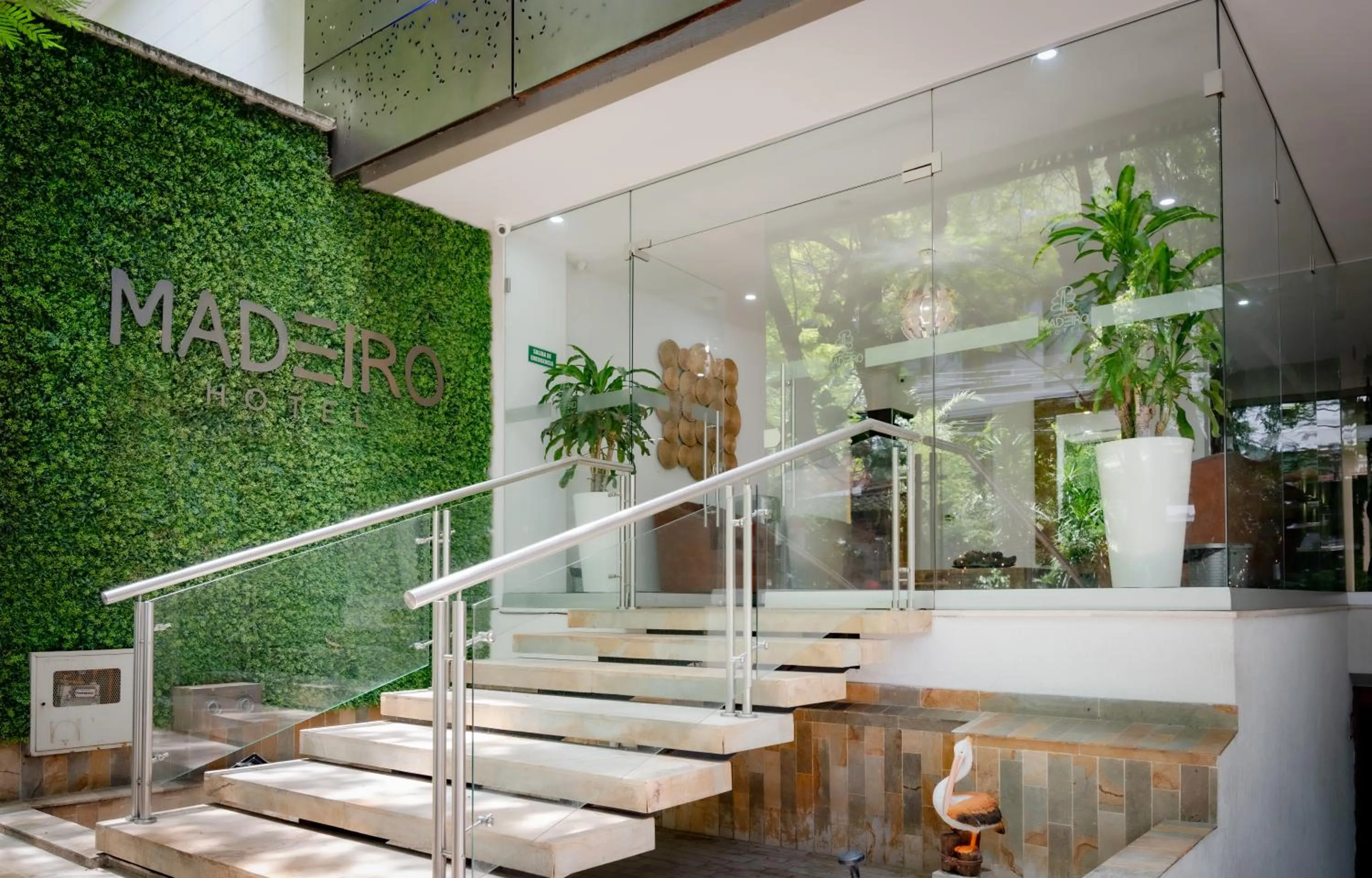 Facade/entrance in Hotel Madeiro