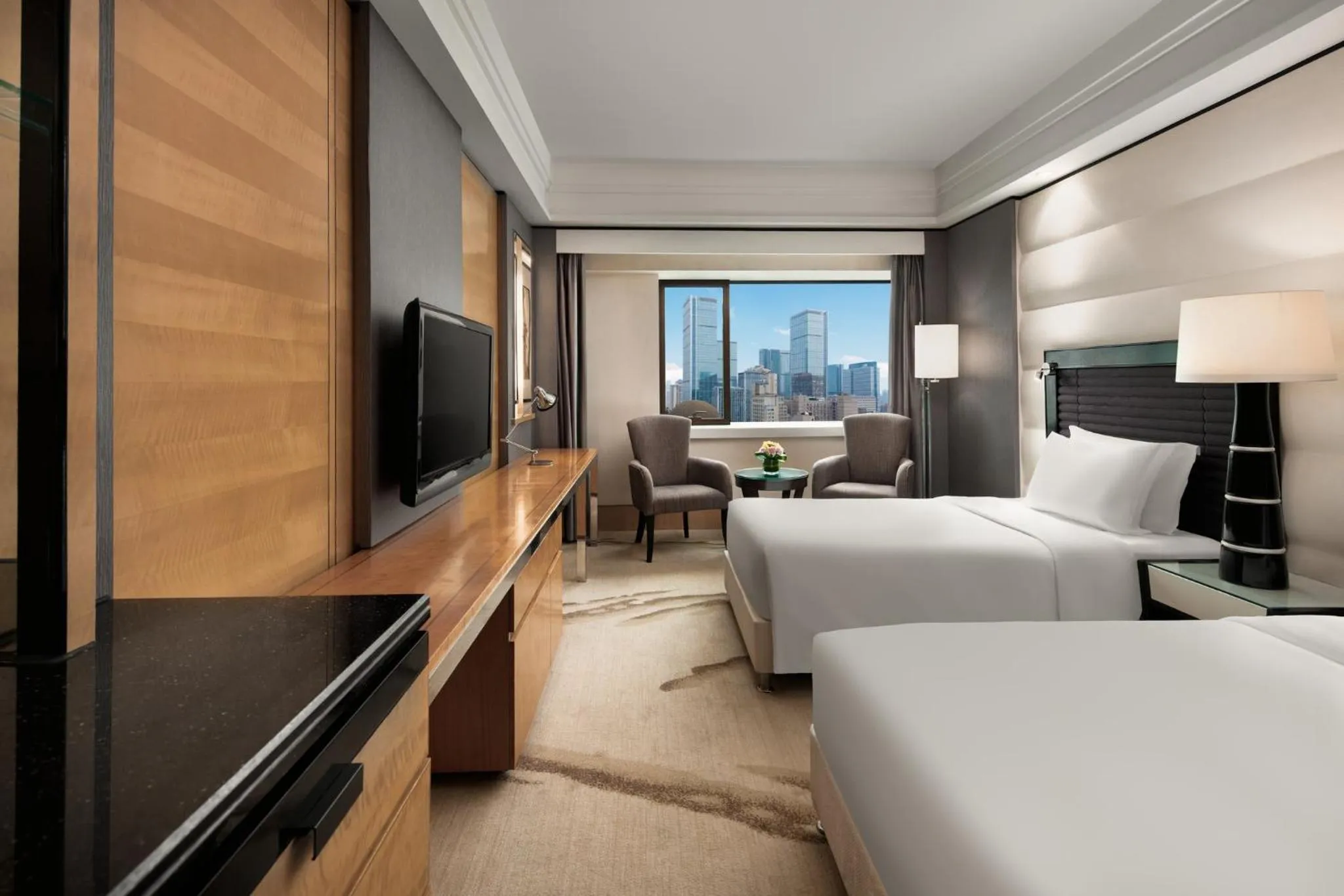 Photo of the whole room, Bed in Crowne Plaza Chengdu City Center by IHG