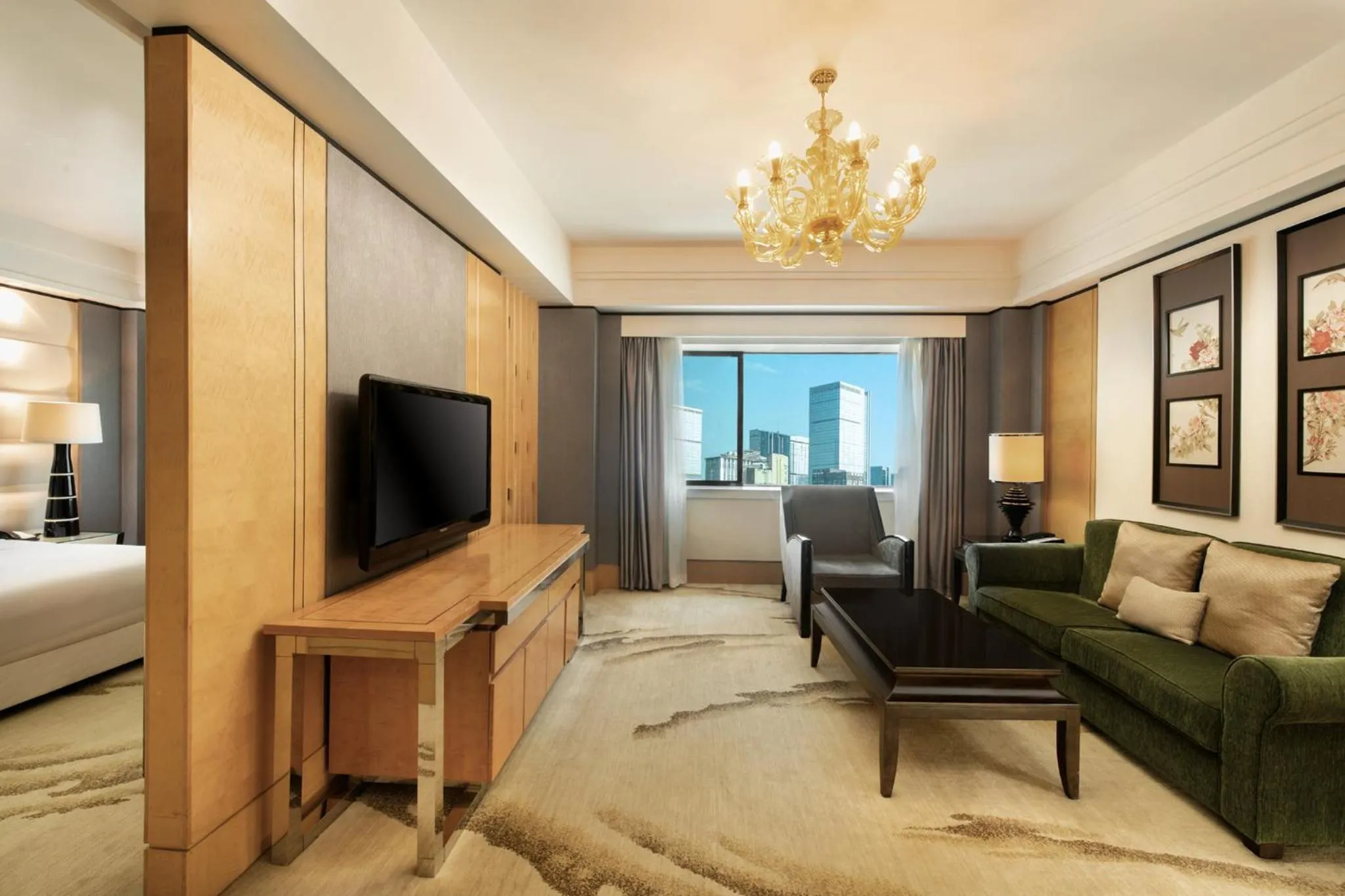 Photo of the whole room, Bed in Crowne Plaza Chengdu City Center by IHG