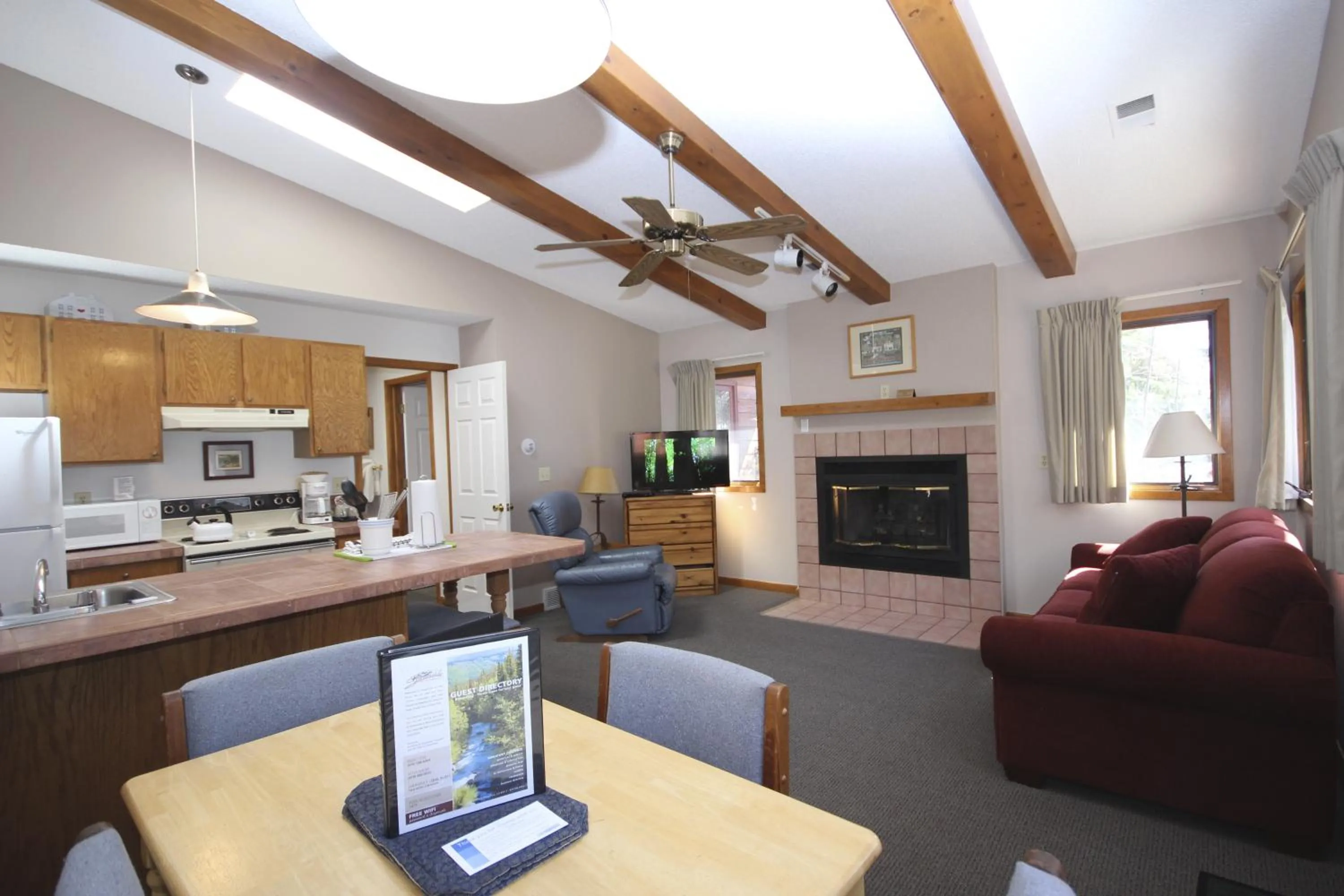 Kitchen or kitchenette in Streamside on Fall River