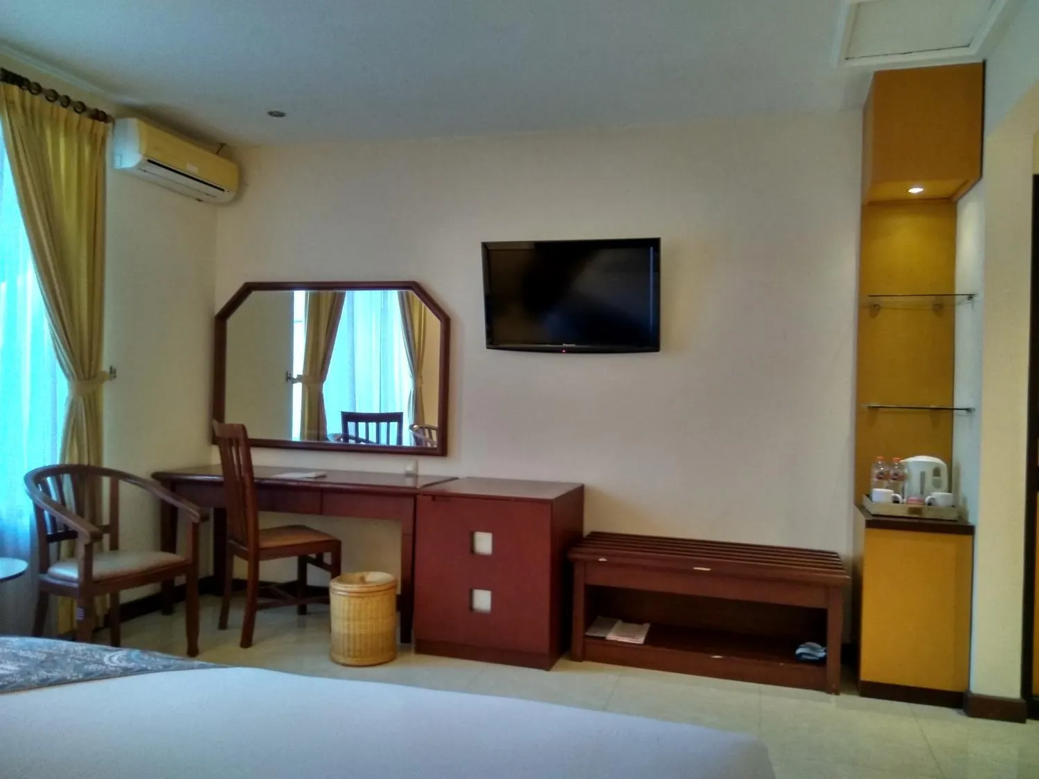 TV and multimedia in Hotel Baron Indah
