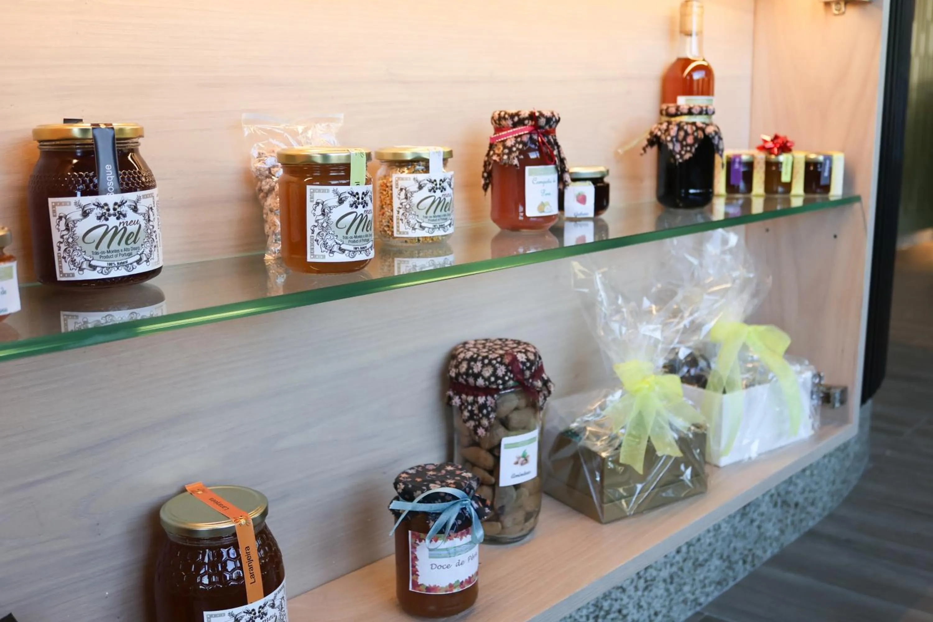 On-site shops in Quinta da Seixeda