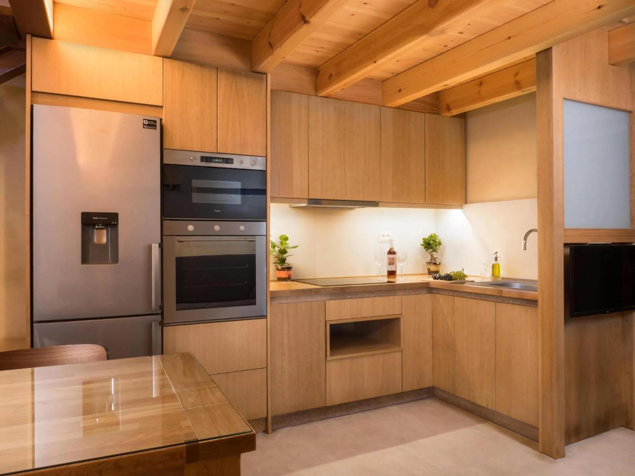 Kitchen or kitchenette in Evans House II