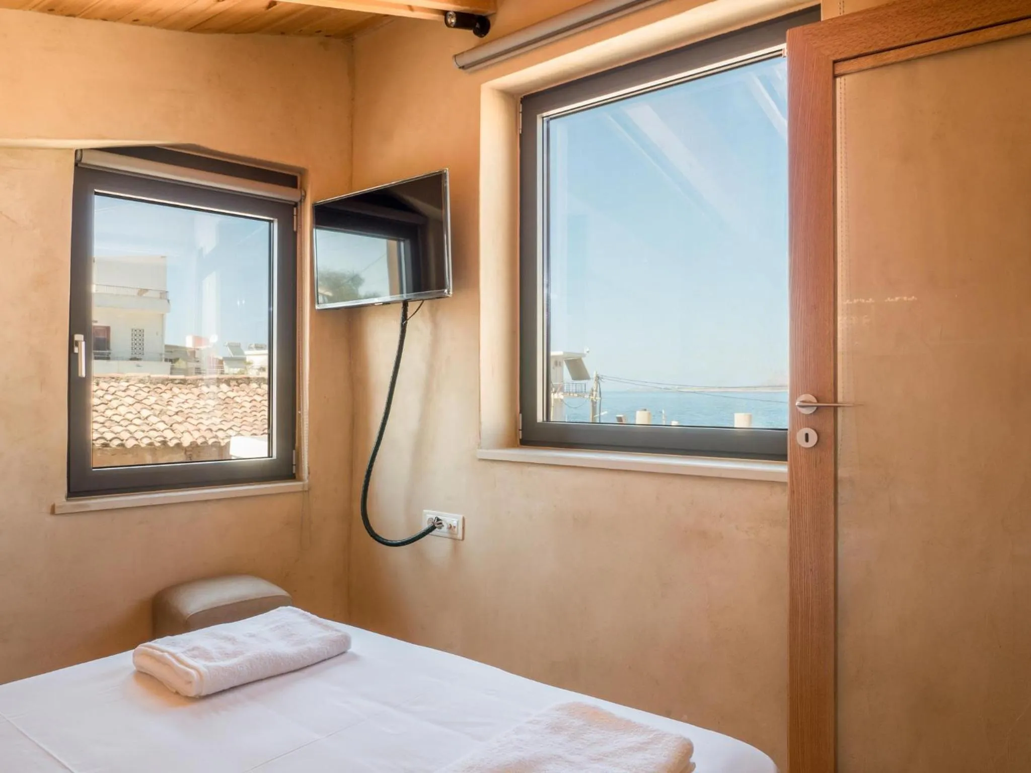 Bedroom, Bed in Evans House II