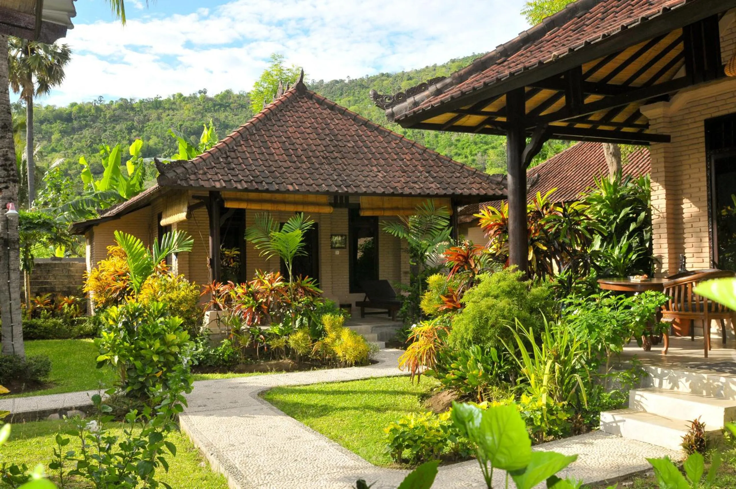 Property building in Hidden Paradise Cottages