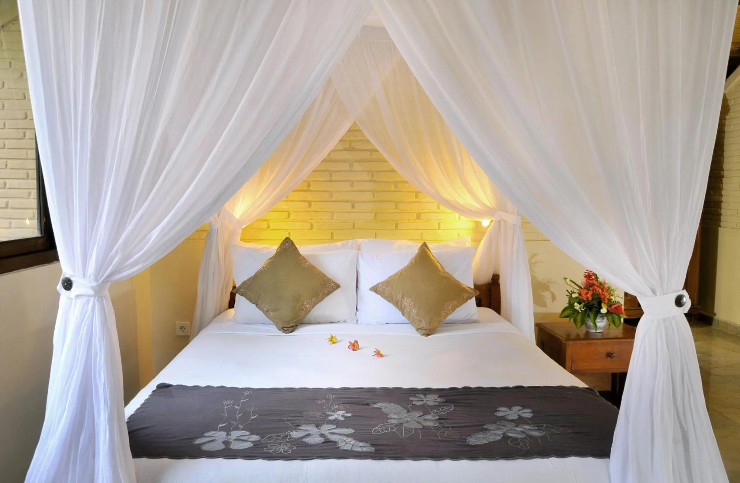 Bed in Hidden Paradise Cottages