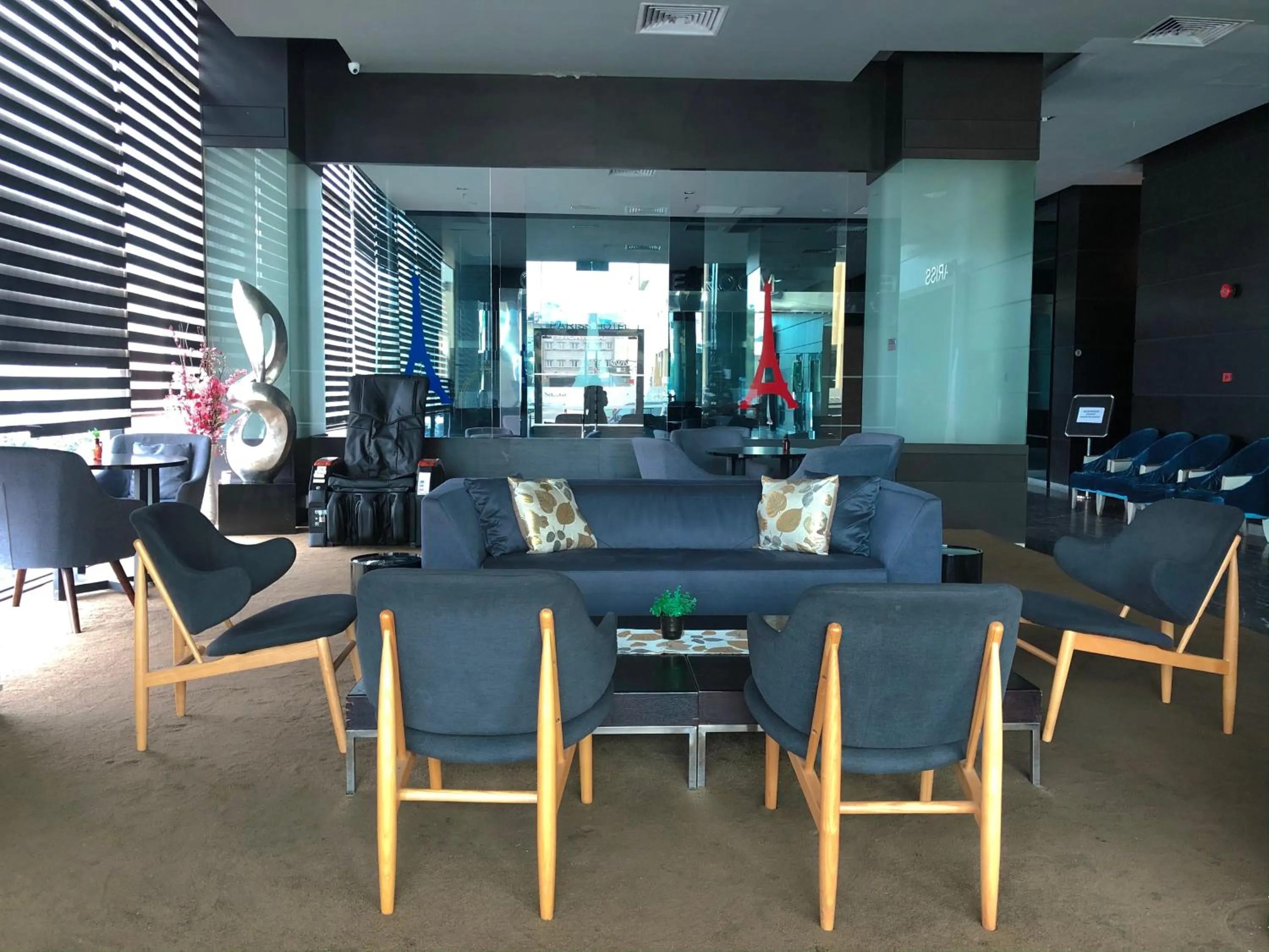 Lobby or reception in Pariss Hotel