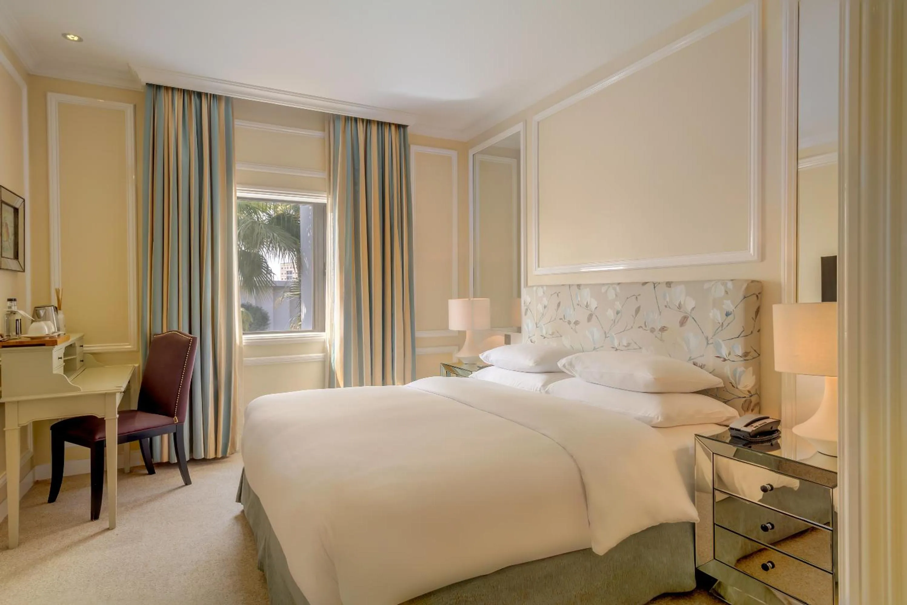 Bedroom, Bed in Palmyard Hotel